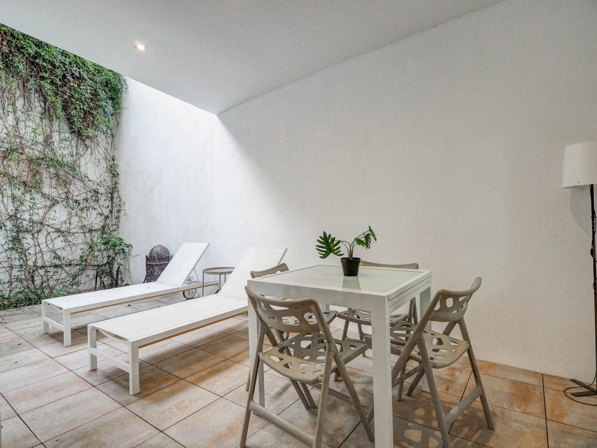 Luxe By Hello Homes *