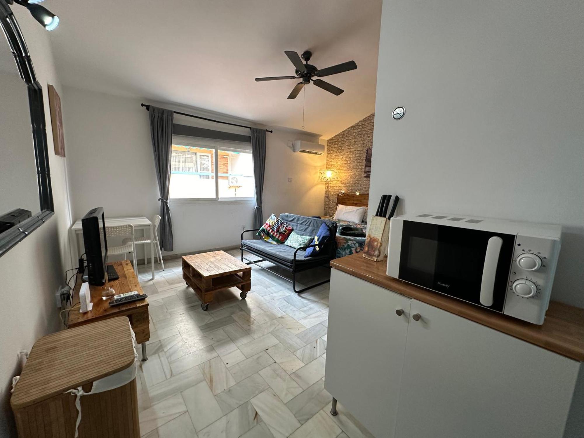Estudio En - La Carihuela - Wifi 365 Mbps - Fire Stick Amazon - Playa A 50 Metros