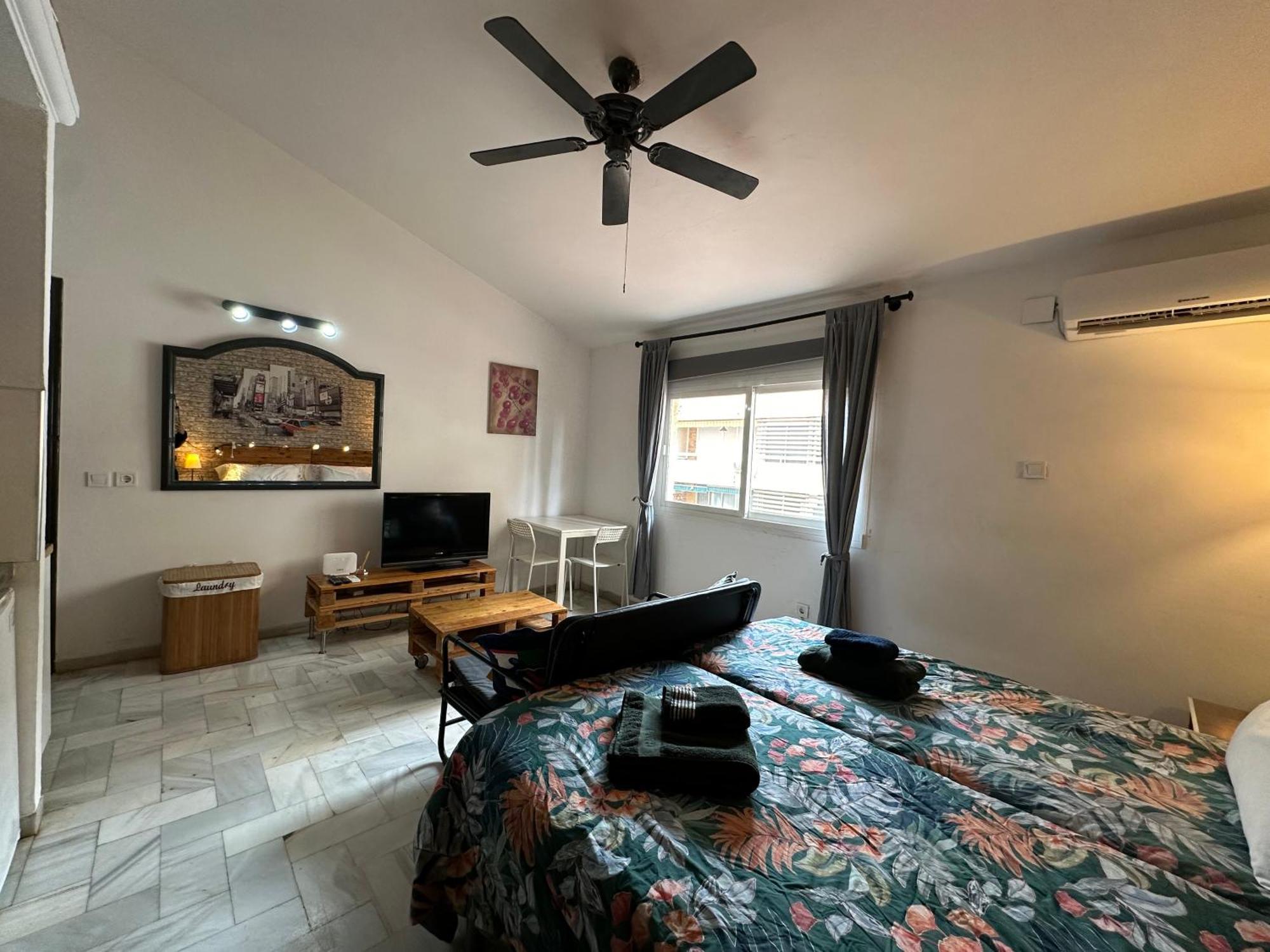Estudio En - La Carihuela - Wifi 365 Mbps - Fire Stick Amazon - Playa A 50 Metros * Torremolinos