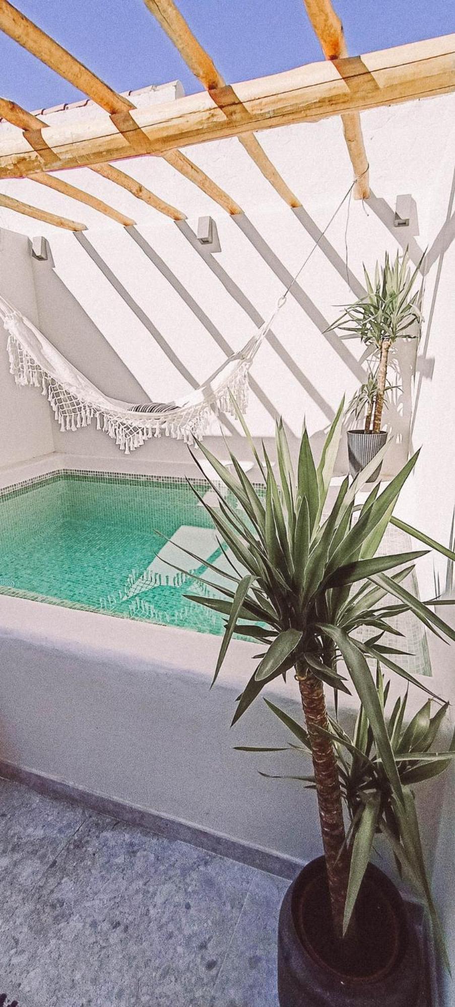 With Private Pool *