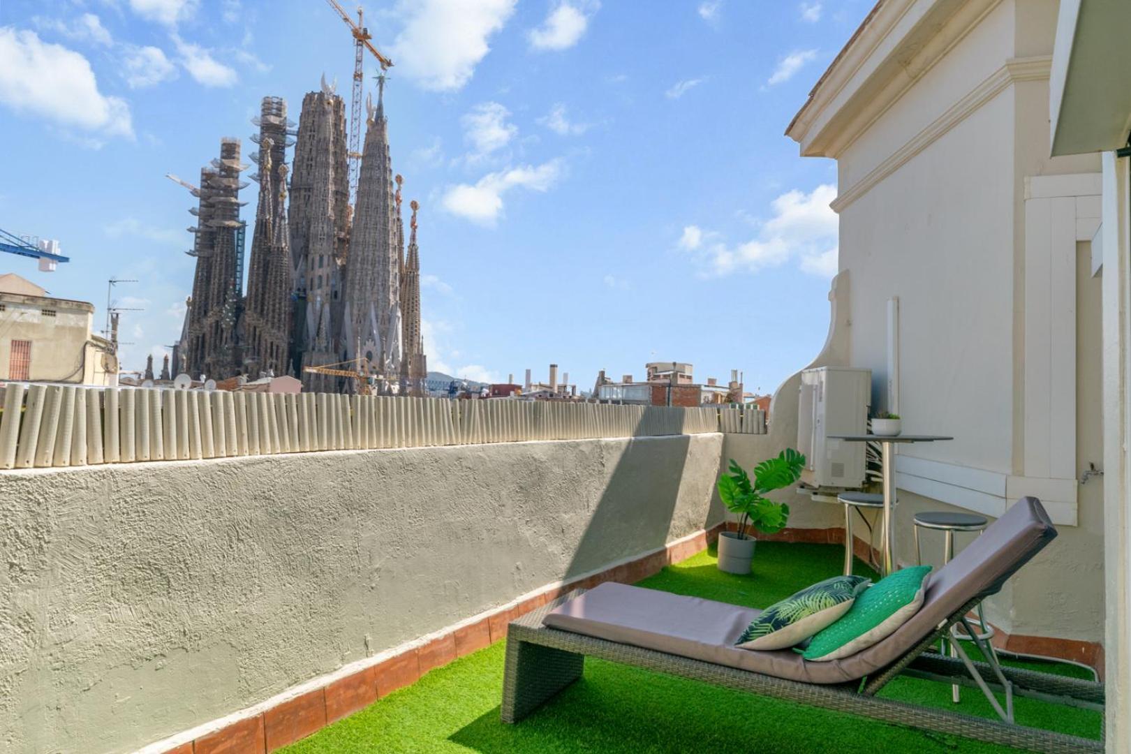 Sagrada Familia Apartment *