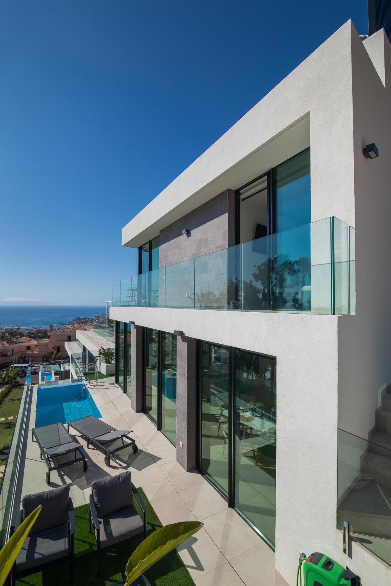 200m² New F With Private, Heated Pool And Amazing Ocean View. Costa Adeje (Tenerife)