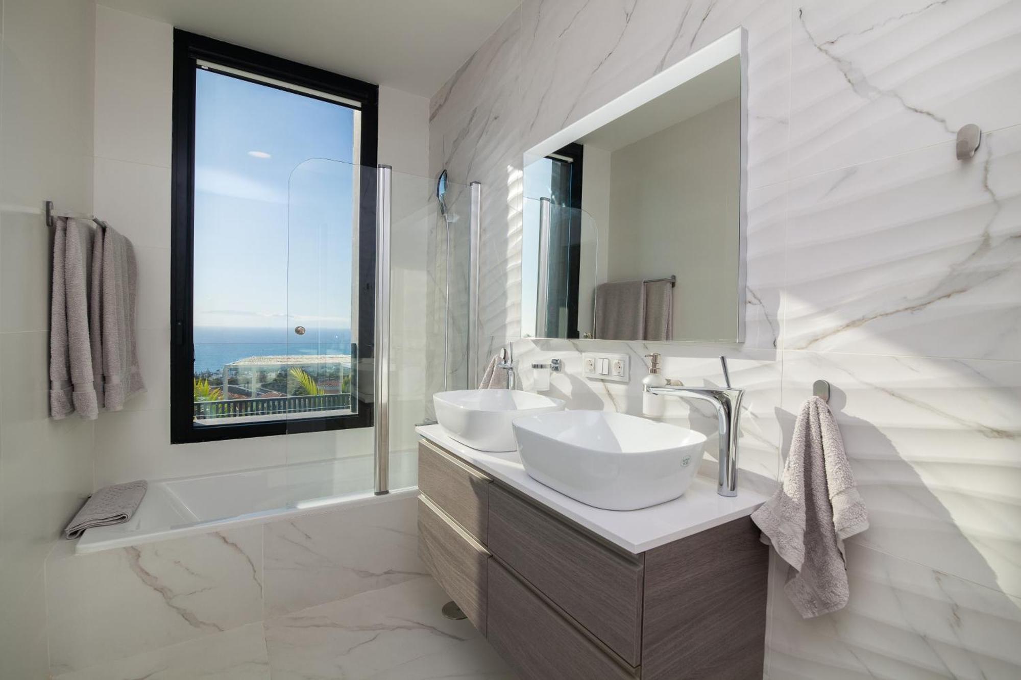 200m² New F With Private, Heated Pool And Amazing Ocean View. Villa