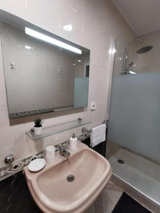 Cdz - Arteaga- Two With Queen Bed Apartment Cadiz