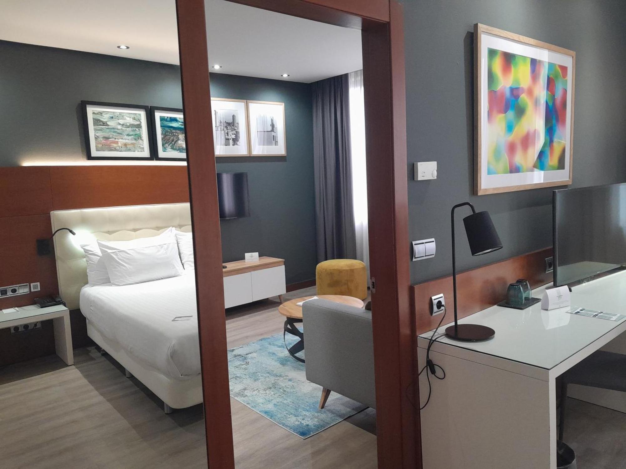 Silken Amara Plaza 4*