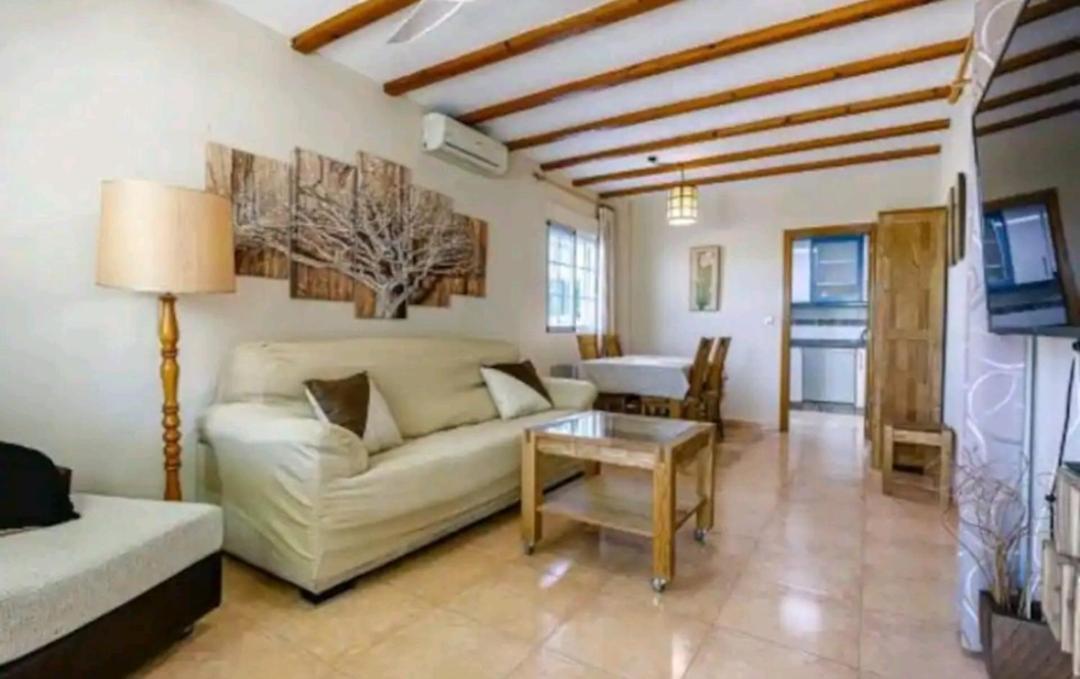 Adaptado, Terraza Muy Grande Y Soleada. Holiday home Gran Alacant