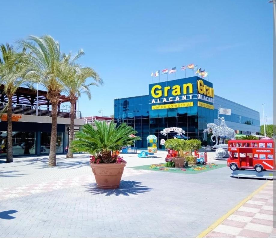 Adaptado, Terraza Muy Grande Y Soleada. Gran Alacant