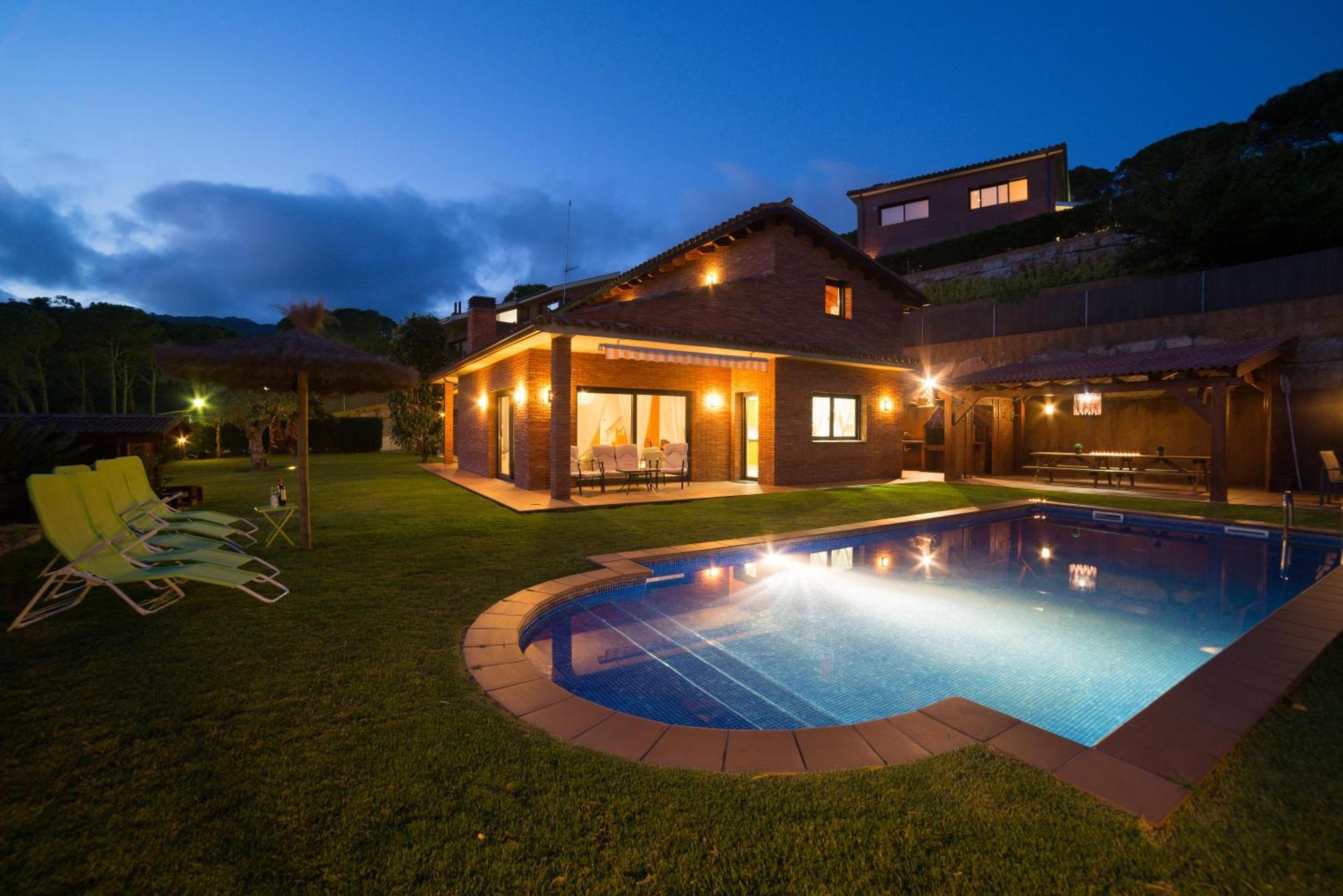 Сasa de vacaciones Fantastic House With Jacuzzy Ideal For Families