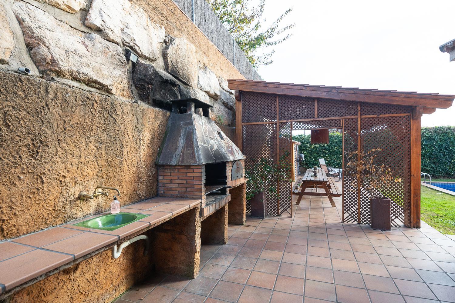 Fantastic House With Jacuzzy Ideal For Families Sant Andreu de Llavaneres