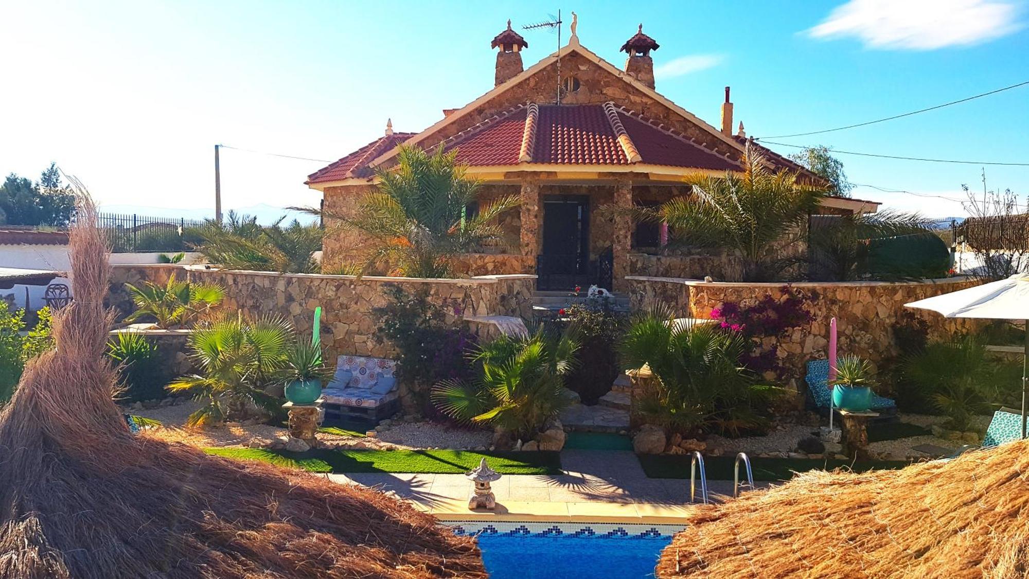 Charming La Mar