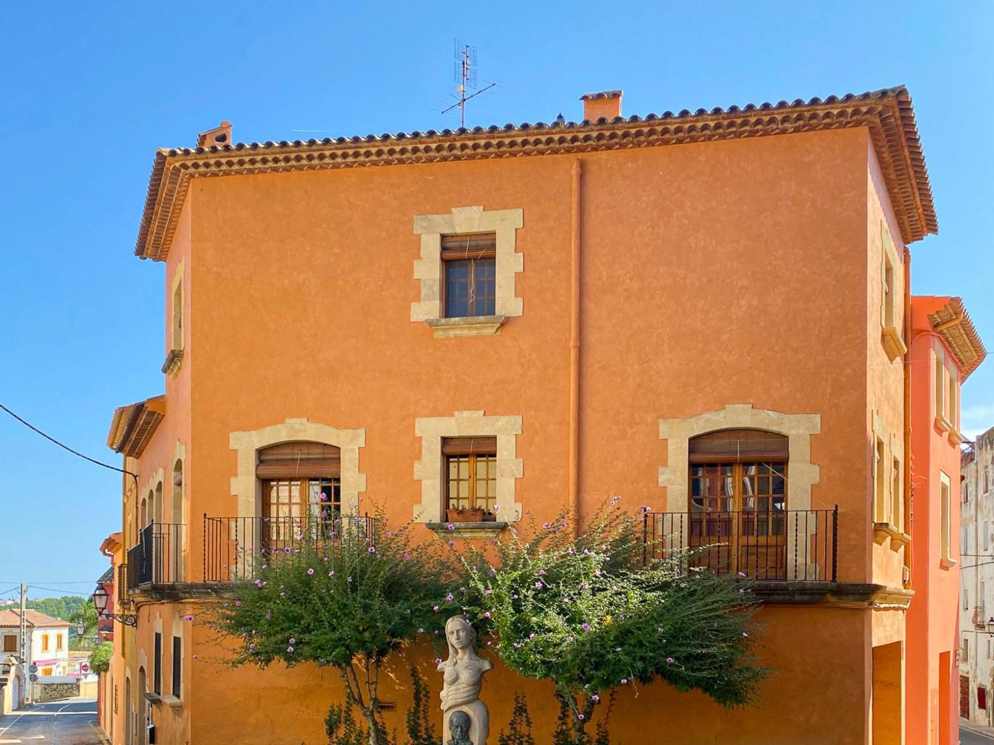 The Corner House Of - A Stroll From The Beach, In The Heart Of The Old Town * Altafulla