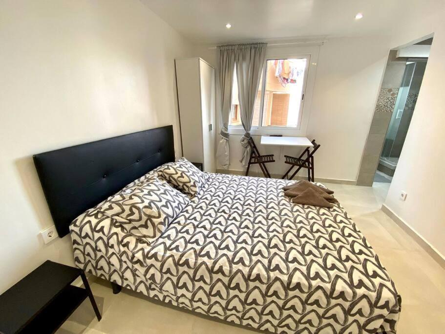 Con Bano Privado Frente Al Metro L5 Barcelona-hospitalet *
