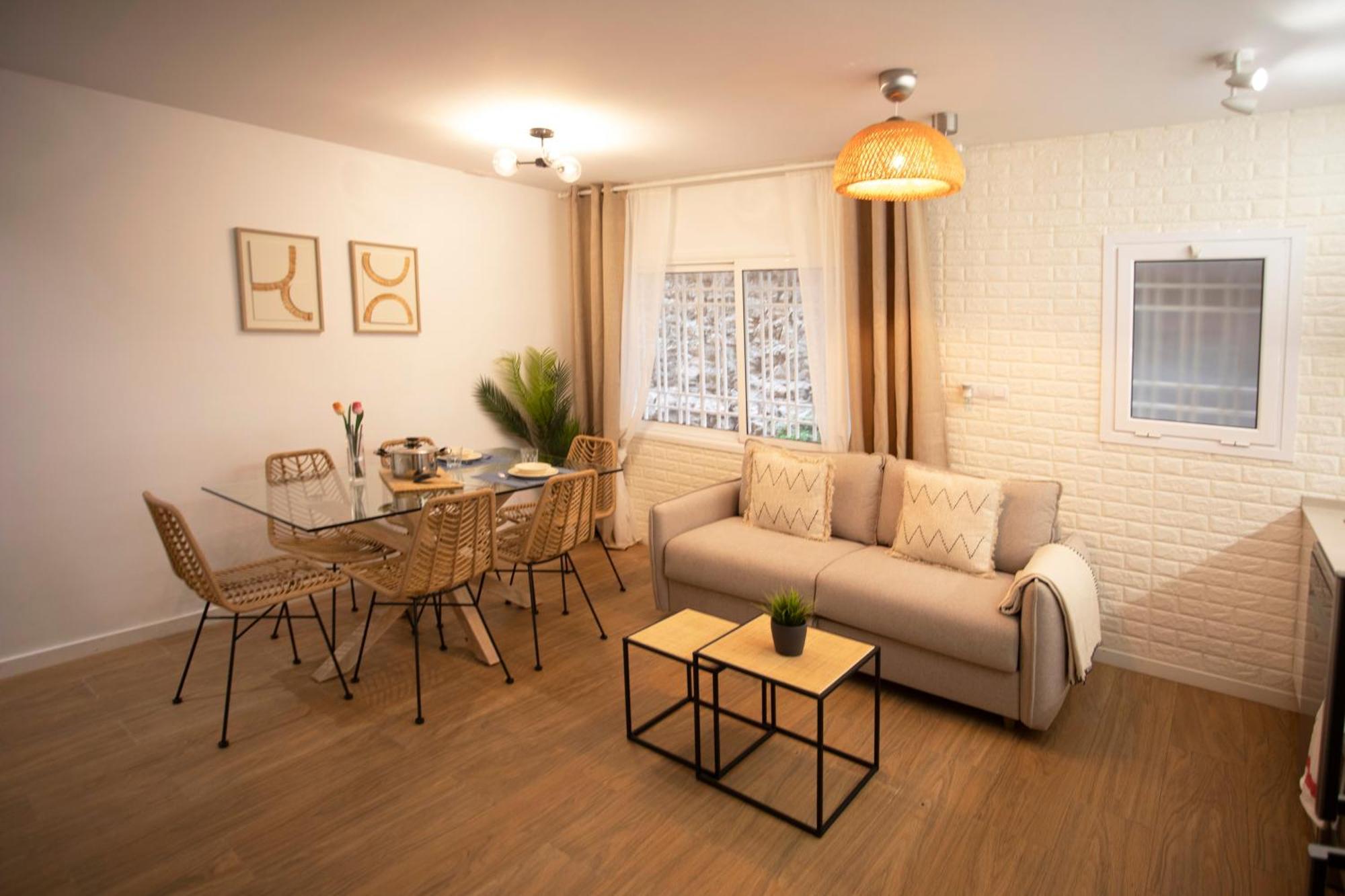 Flateli Portal Nou Apartment