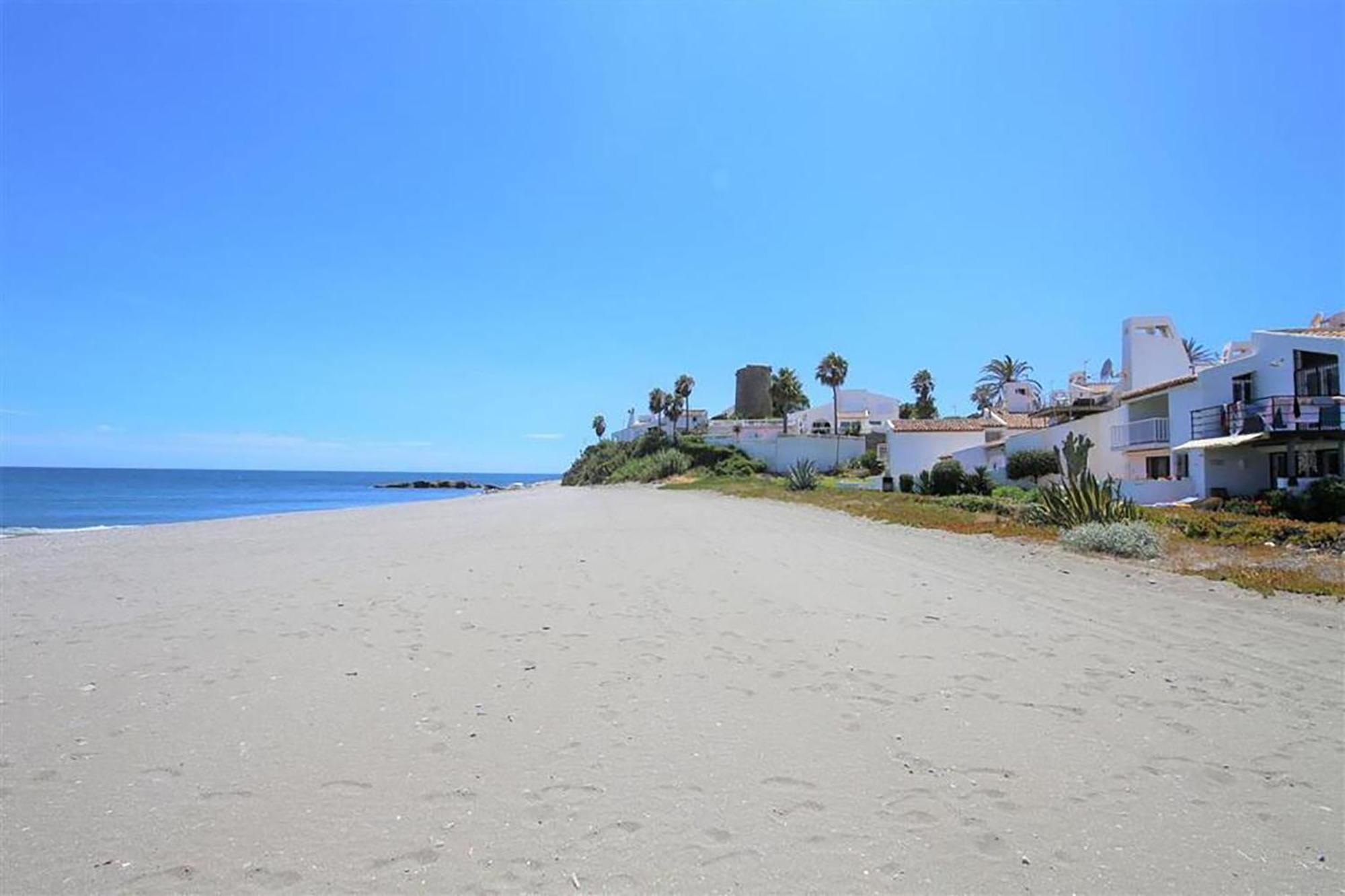 Beachhouse Galore *