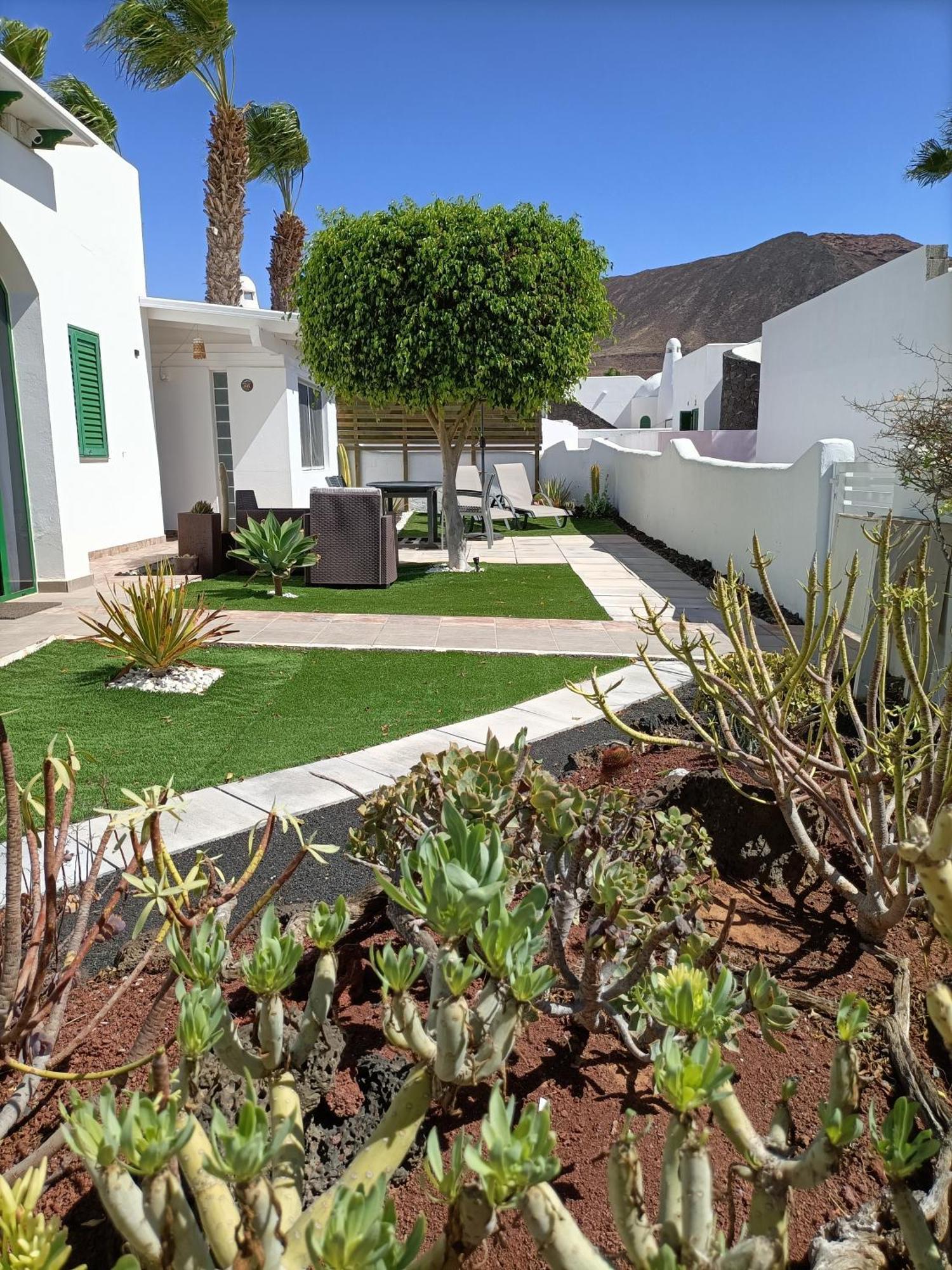 The White House With Pool - Playa Blanca Apartamento *