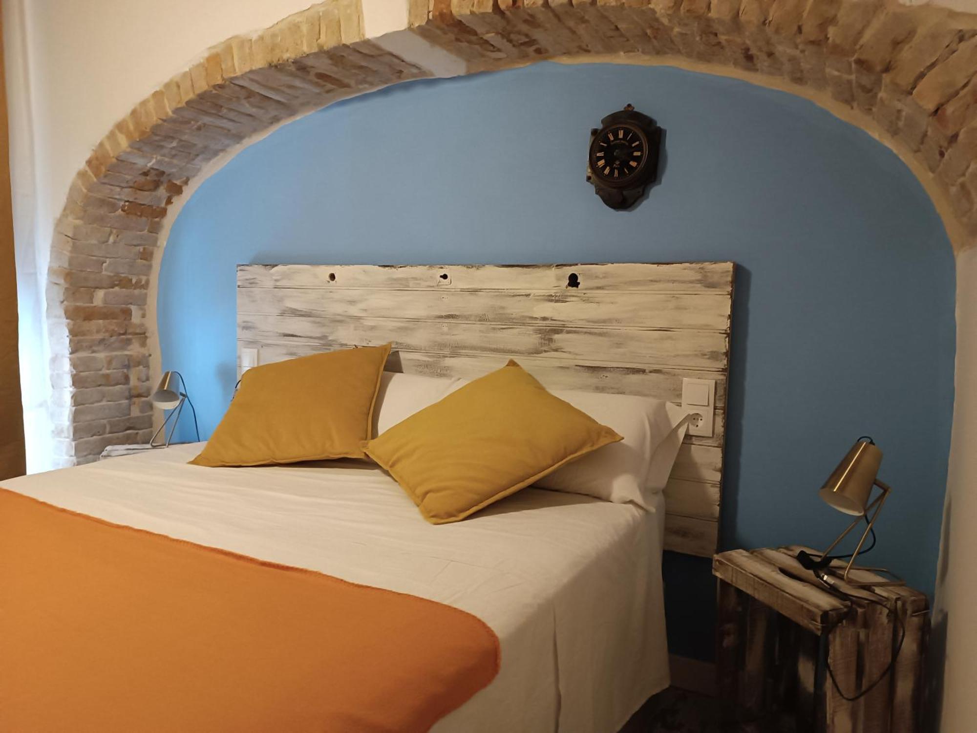 Petra -old With Terrace And Barbecue- * Tarragona