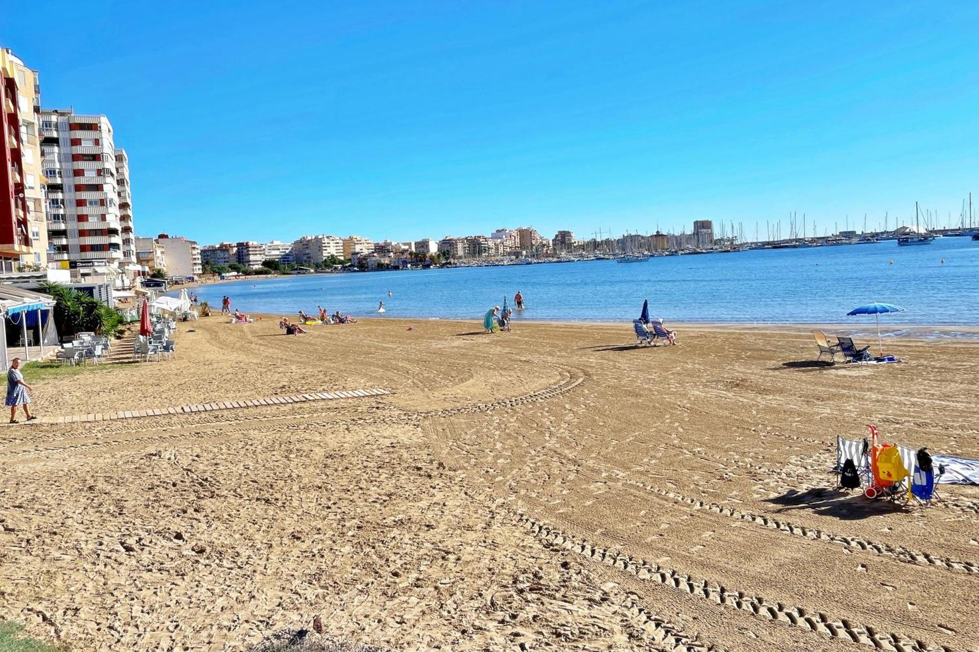 Naufragos - Close To The In * Torrevieja