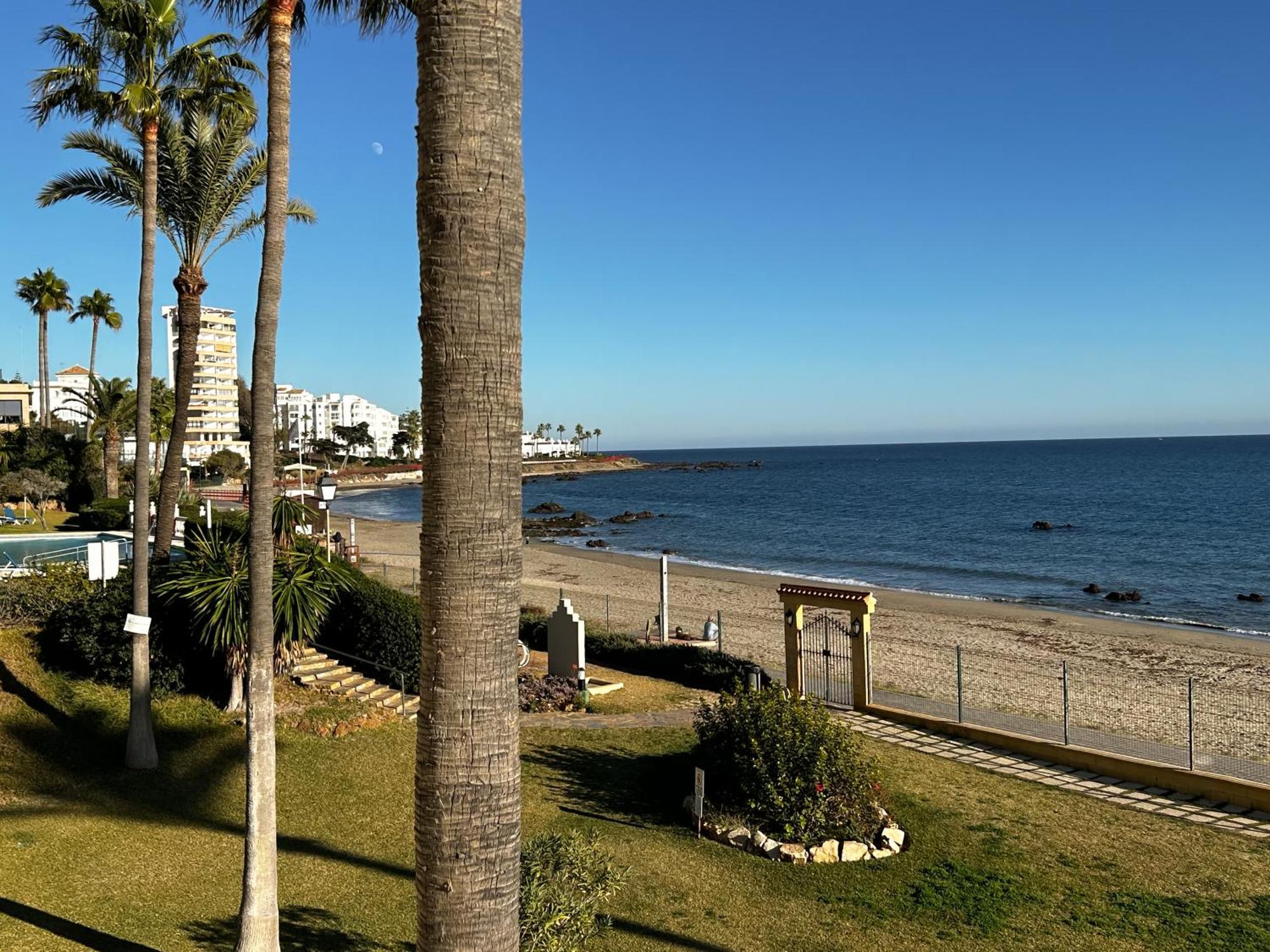 Beachfront Mijas Costa - Marbella Sitio de Calahonda