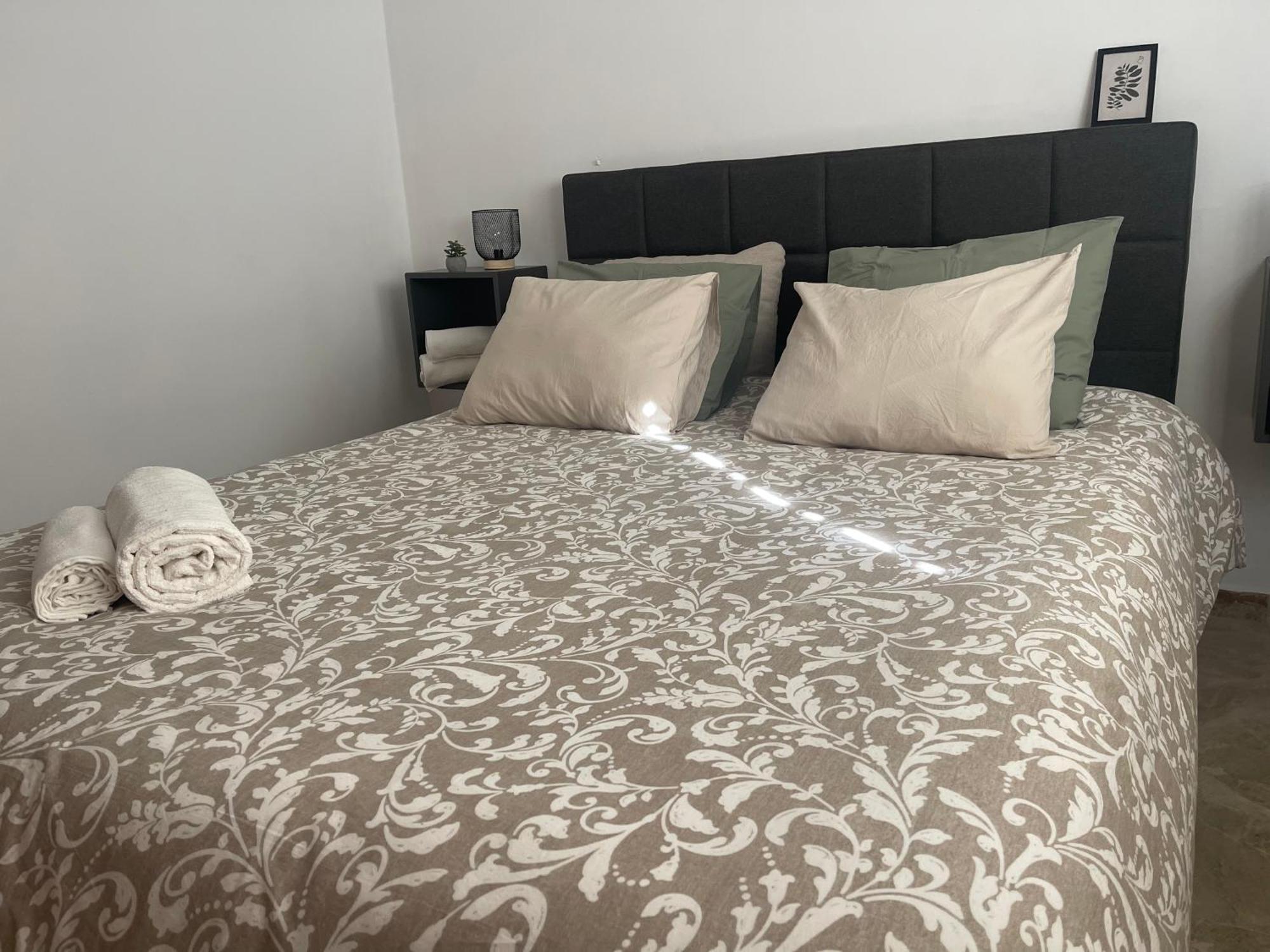 Guest house Astral-habitacion Doble Privada En Casa Compartida-uebica2 *