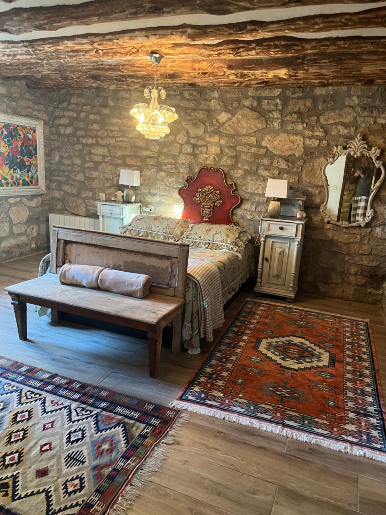 Masiadenjust Casa rural Rojals