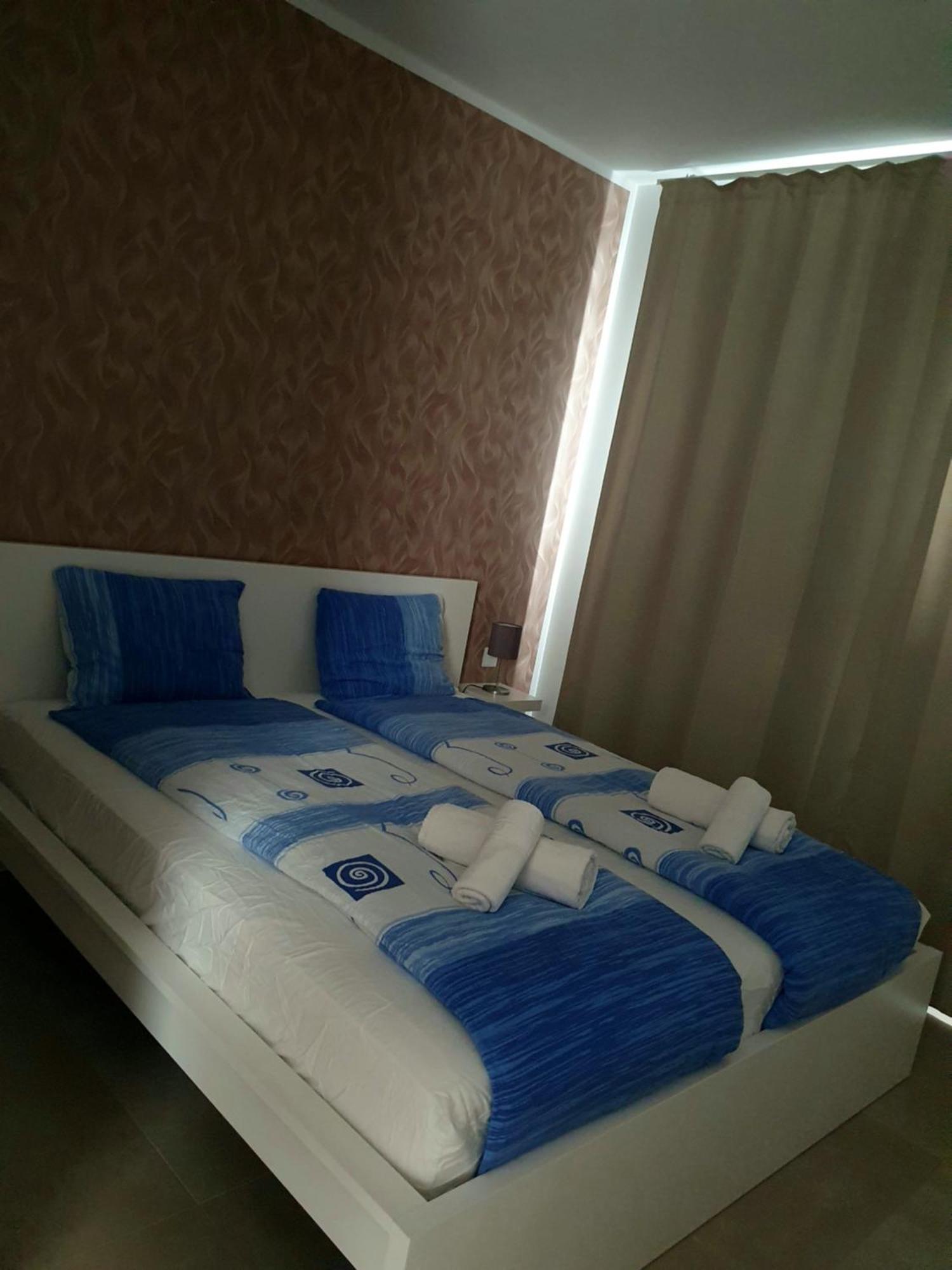 Apartment Luxury Beachfront With Pool, Sauna, Fitness And Gym In Province Malaga, Andalusia