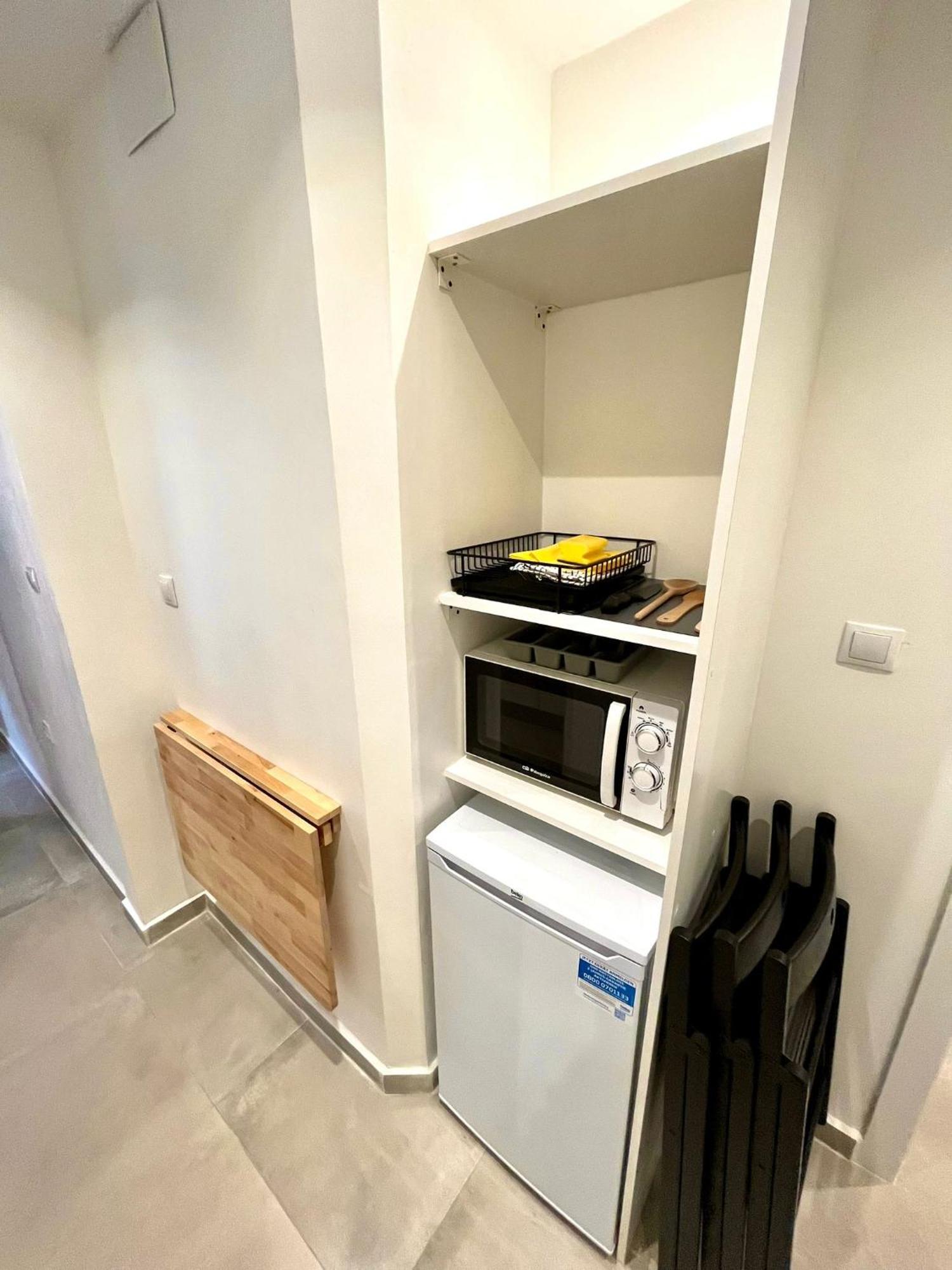 Con Bano Privado Frente Al Metro L5 Barcelona-hospitalet * L'Hospitalet de Llobregat