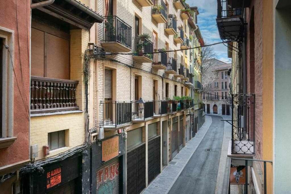 Sf21 7 Personas En El Centro De Apartment Pamplona
