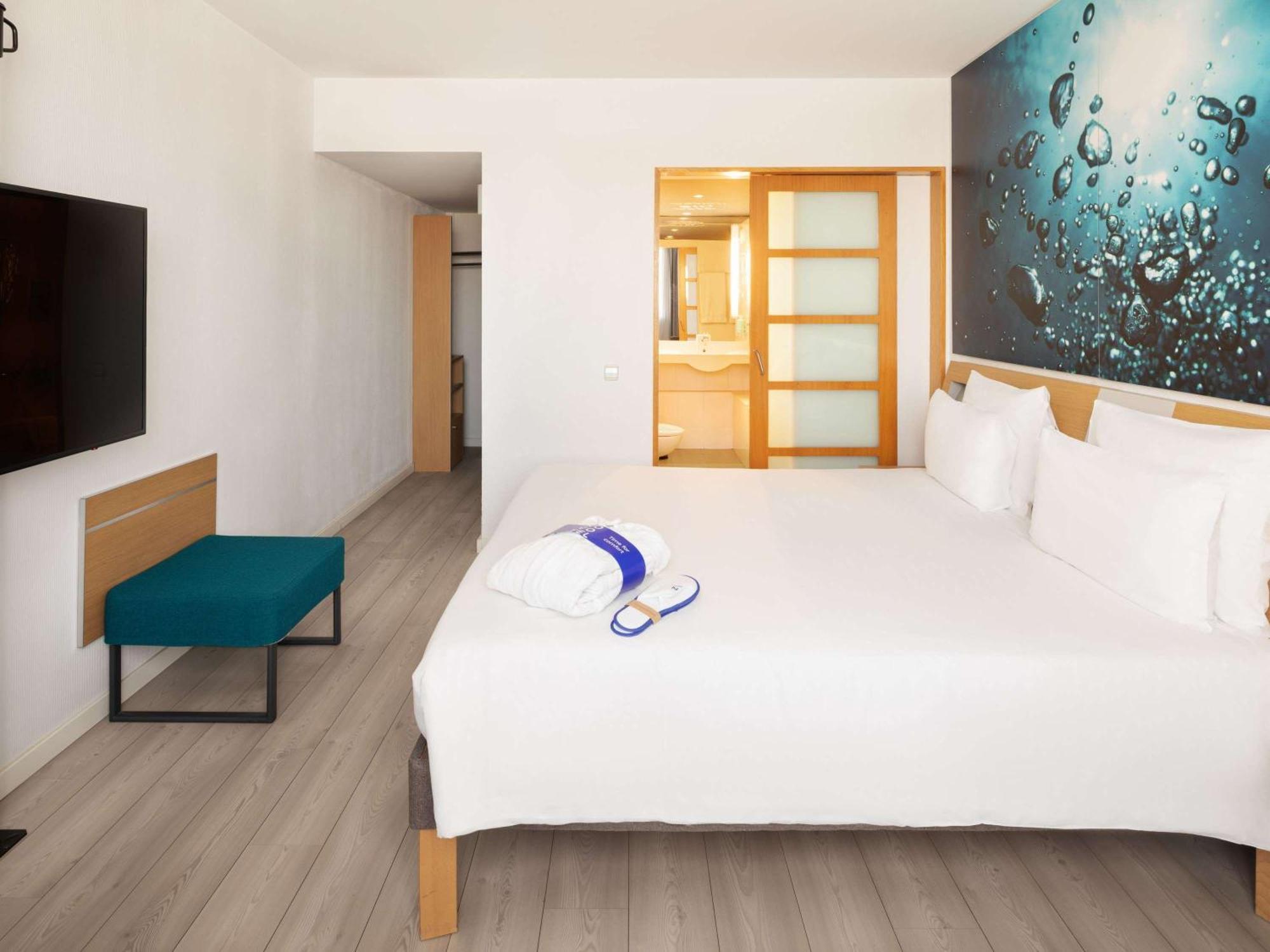 Novotel Barcelona Cornella Hotel 4*