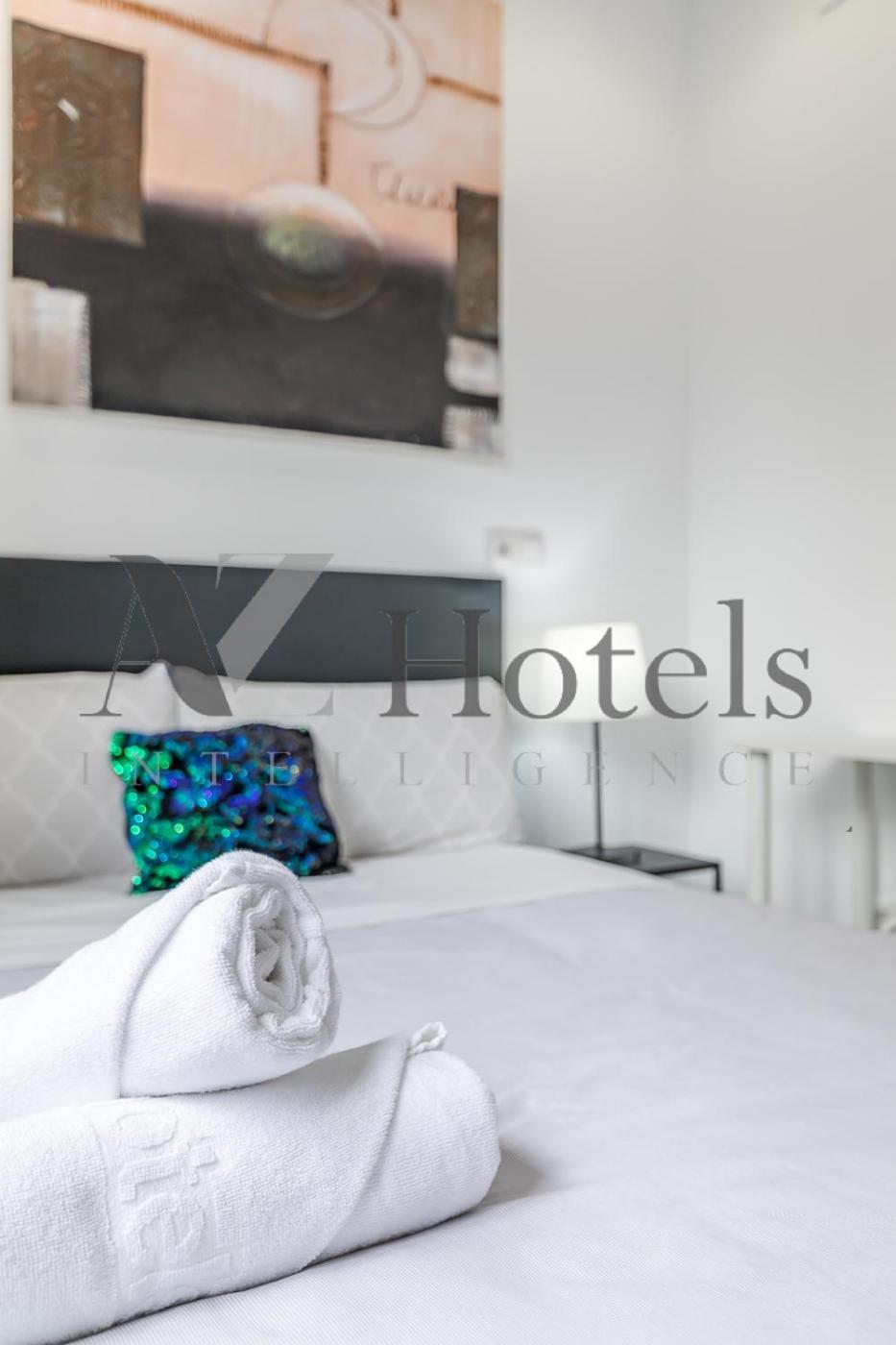 Ayz Ulises - Auto Check-in Guest house Madrid