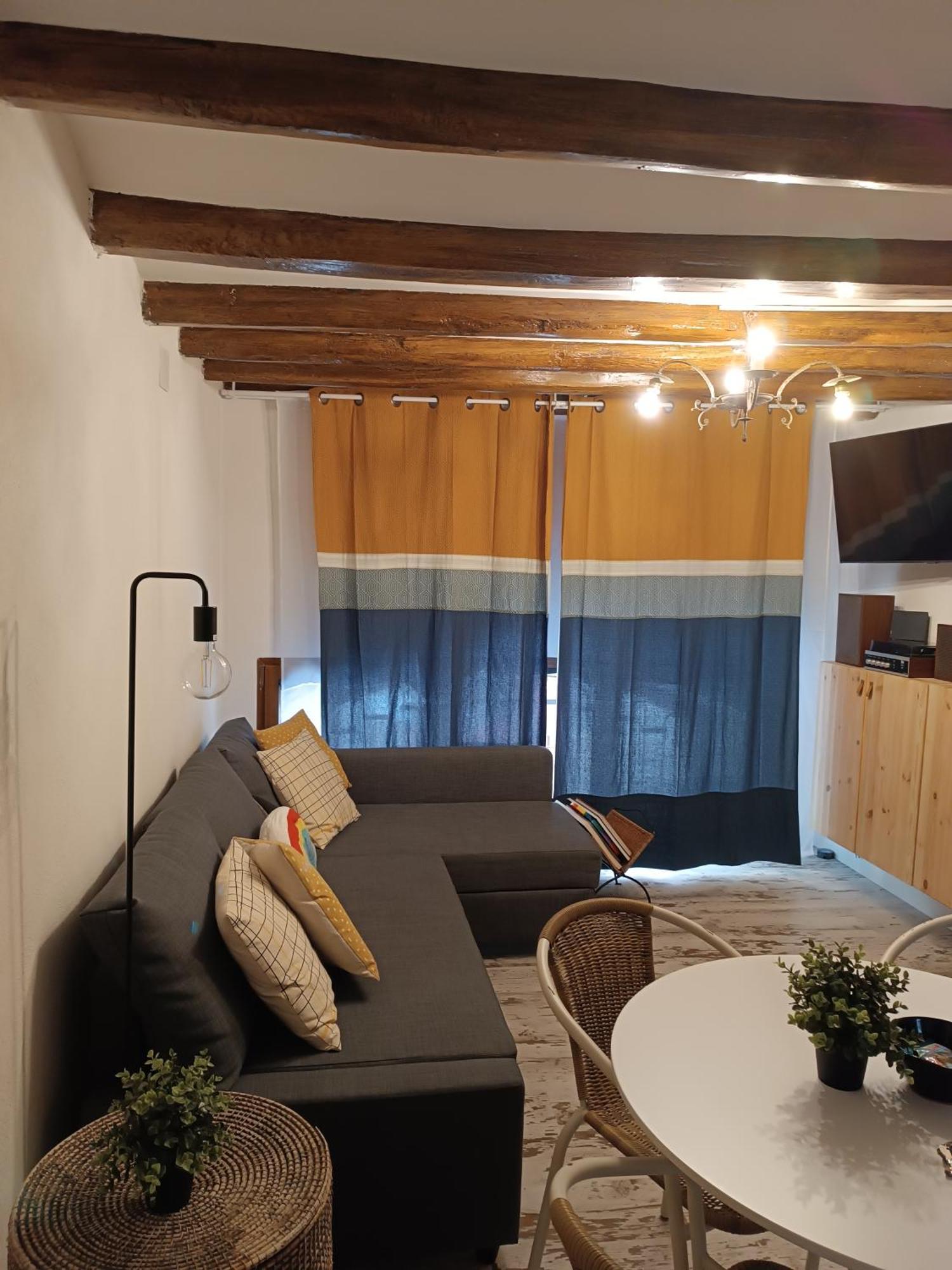 Apartment Petra -old With Terrace And Barbecue-