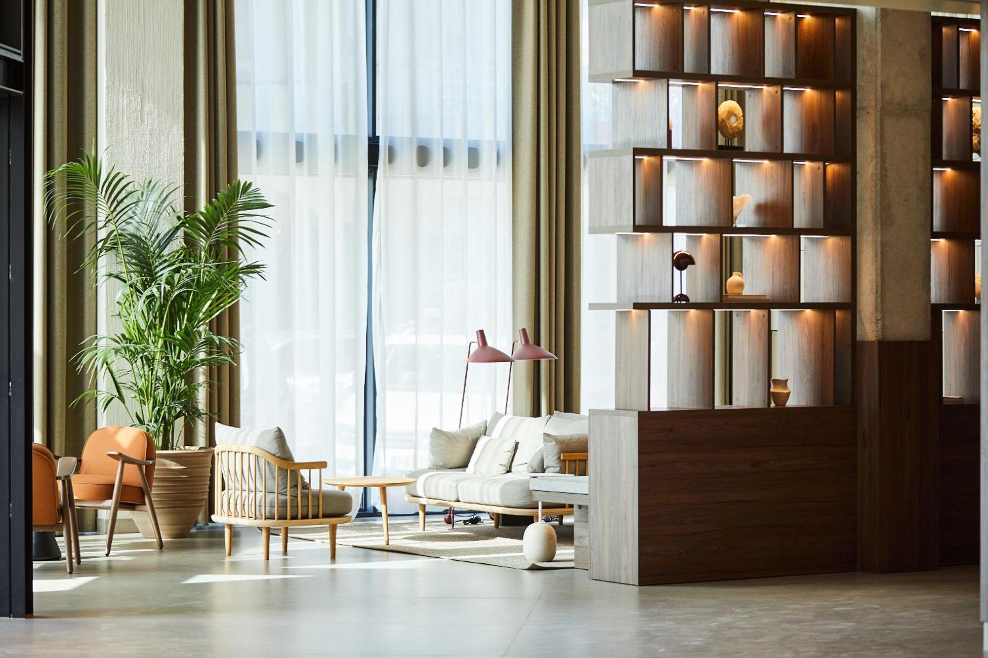 Hotel Silken 4*