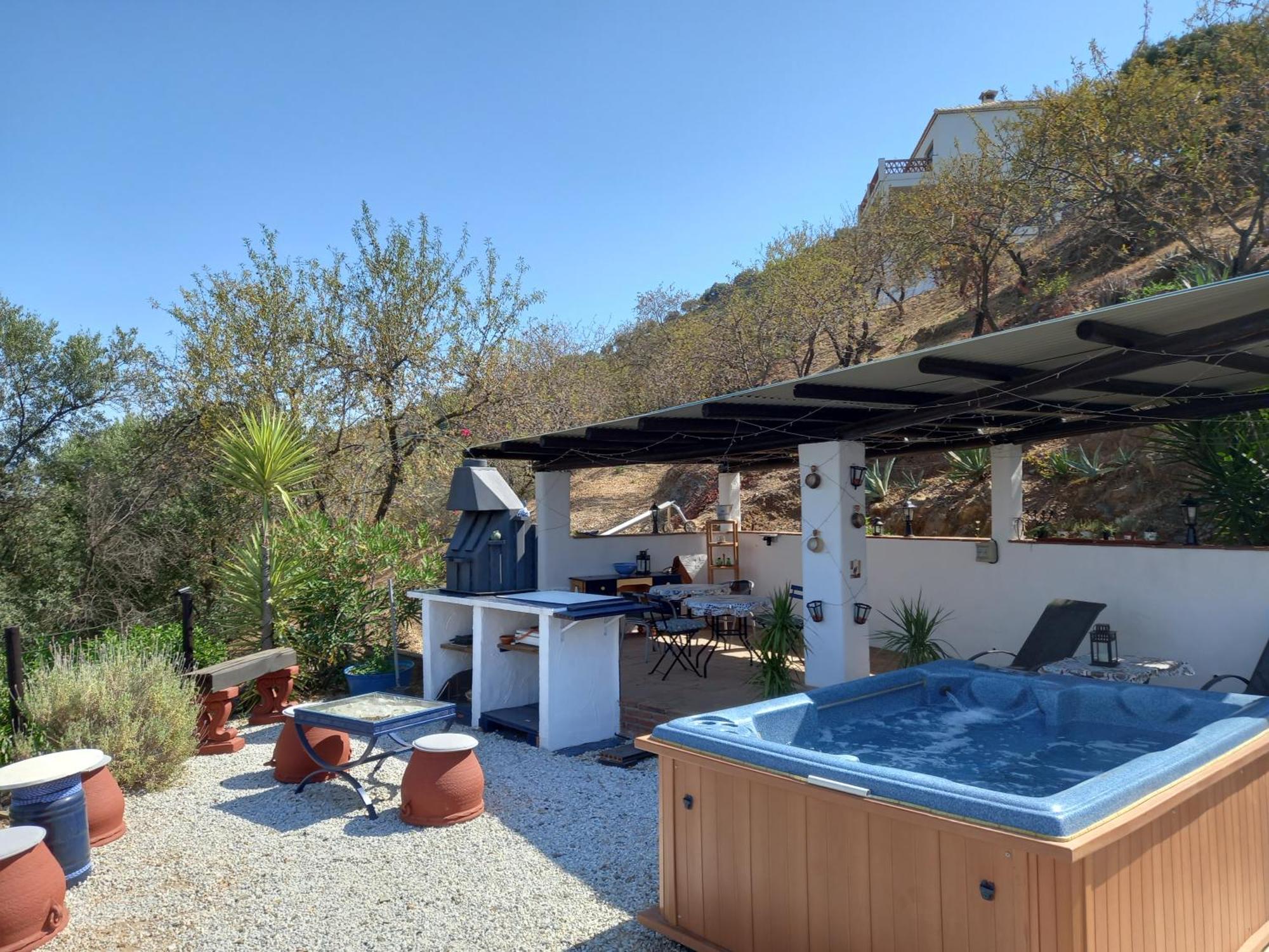 Vine Ridge And * Comares