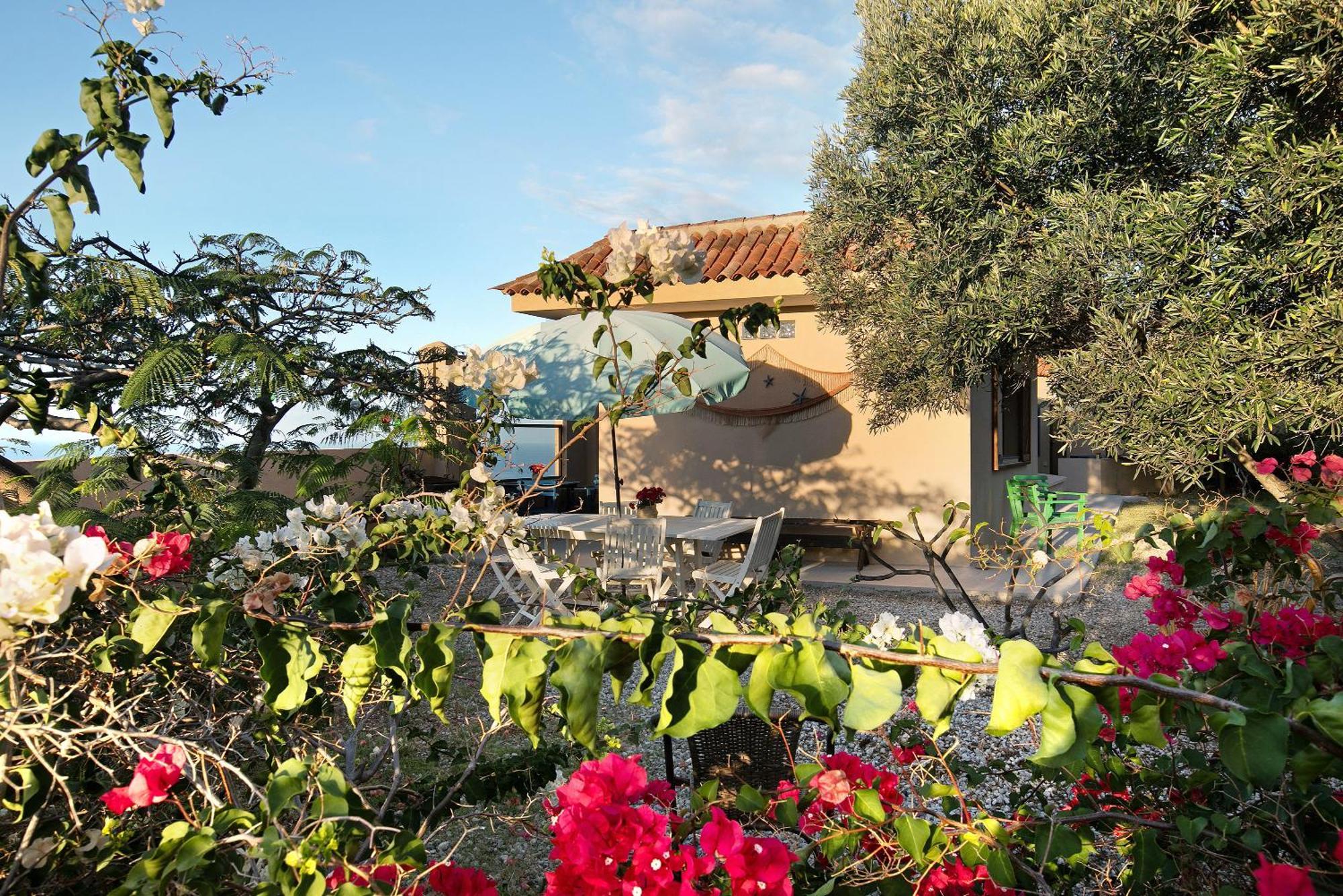 Сasa de vacaciones Magical Sea Views Pool House