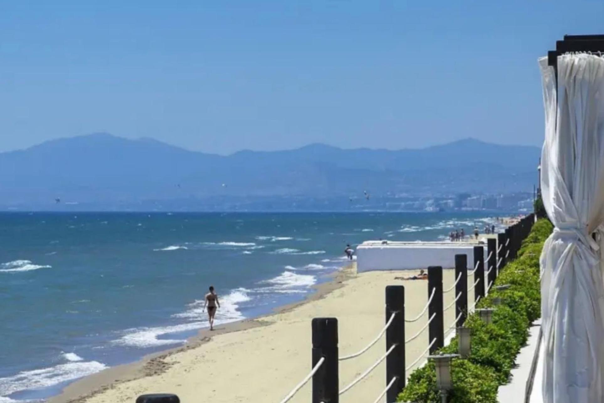 Mijas Costa - Beachside Apartment-b Sitio de Calahonda