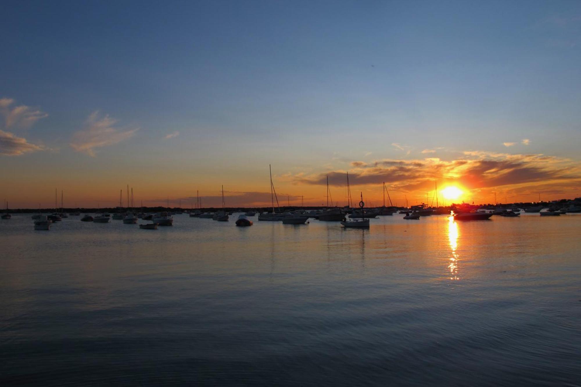 Astbury Del Lago *