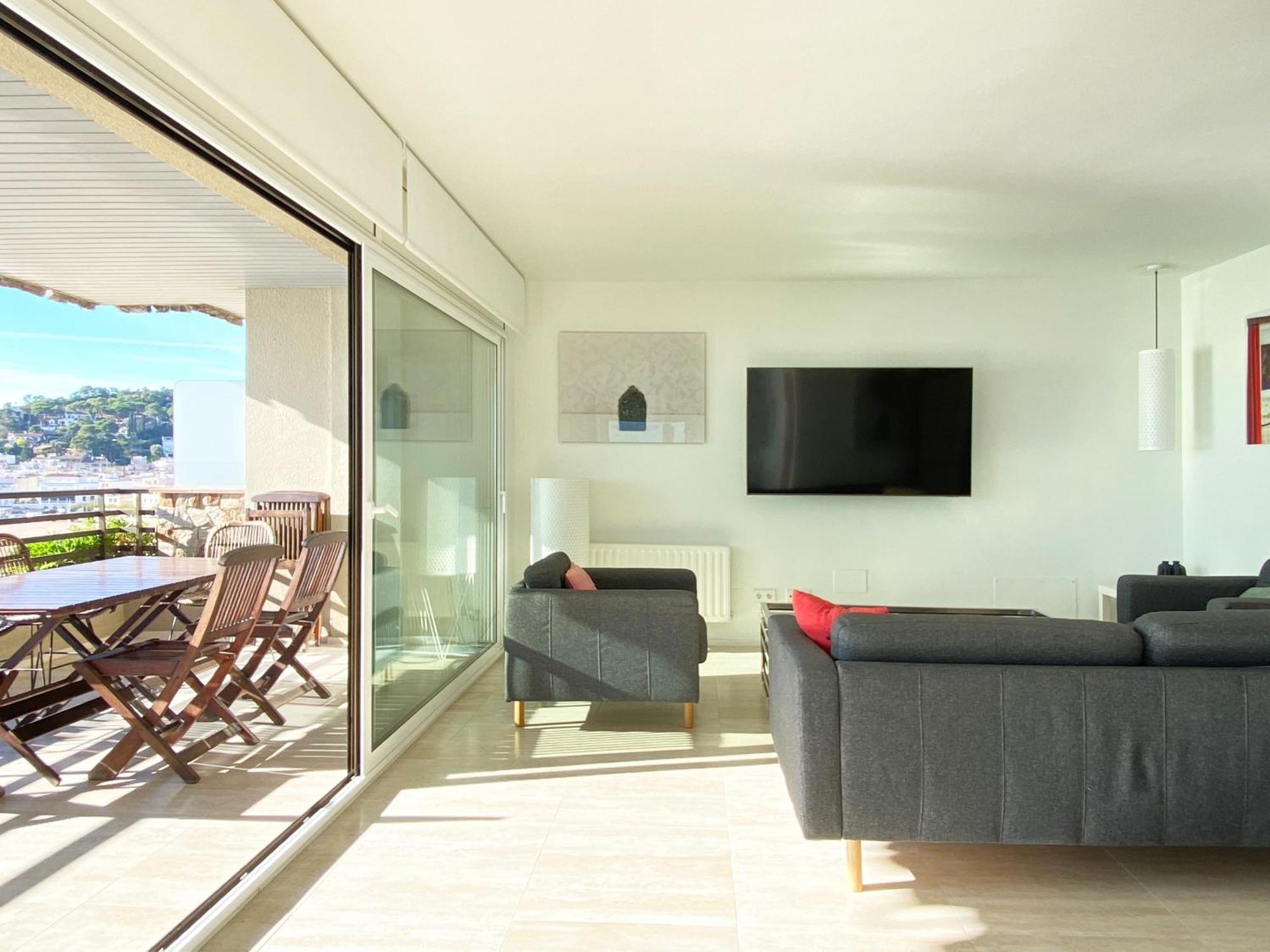 Apartment Magnificent At The Sea Front Of