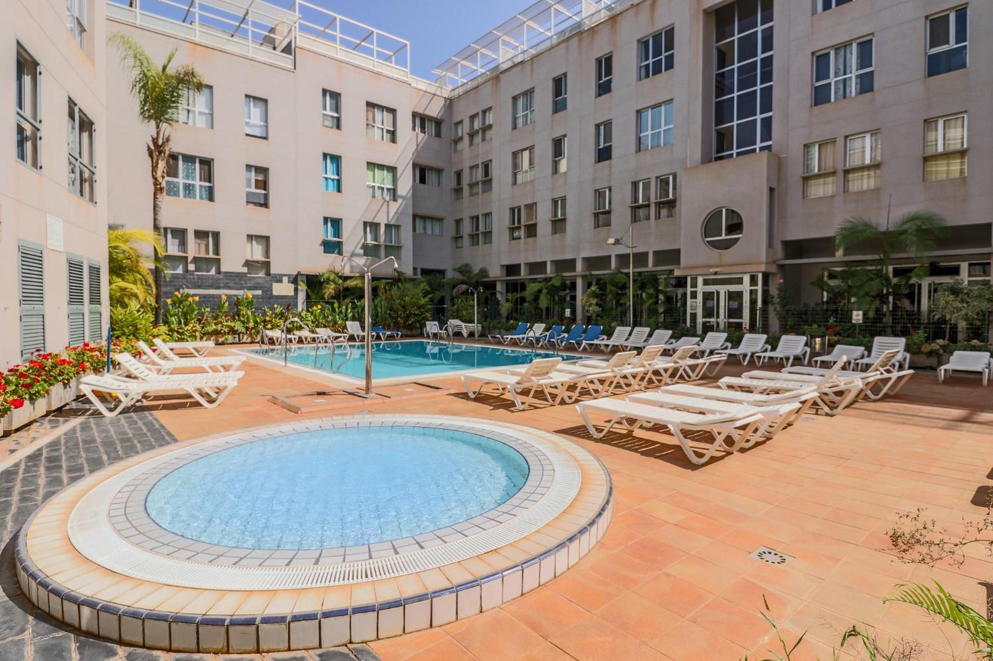 Flatguest Sardina Pool