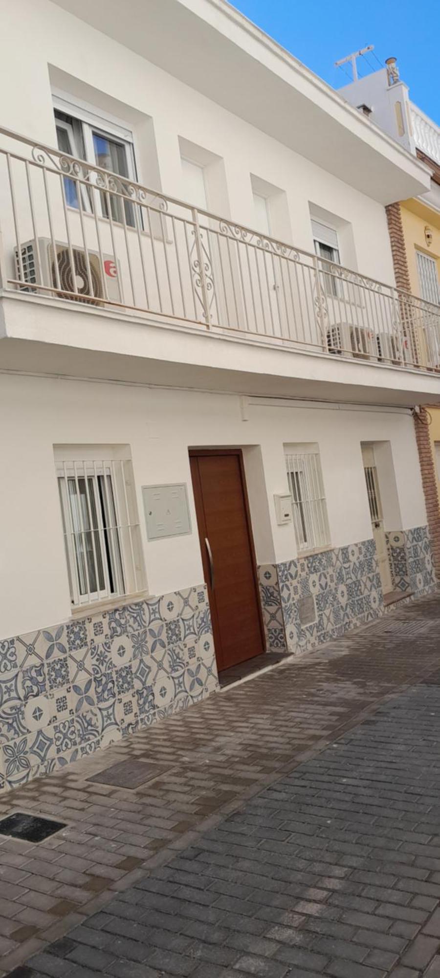 Casa De Tio, 3 Bedroom 2 Bath Townhouse, Casa Centro De Apartamento Torre Del Mar