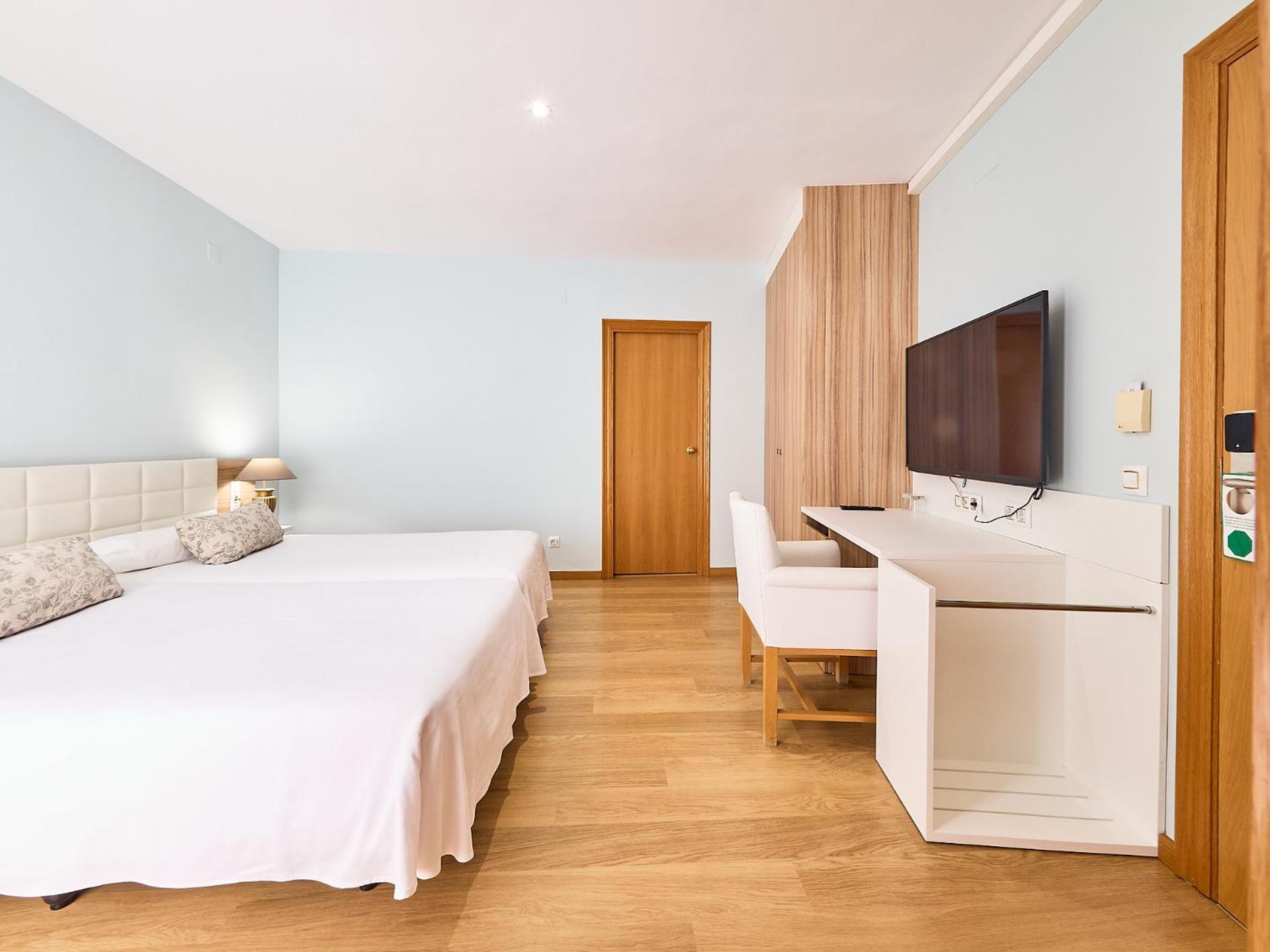 Monica Hotel