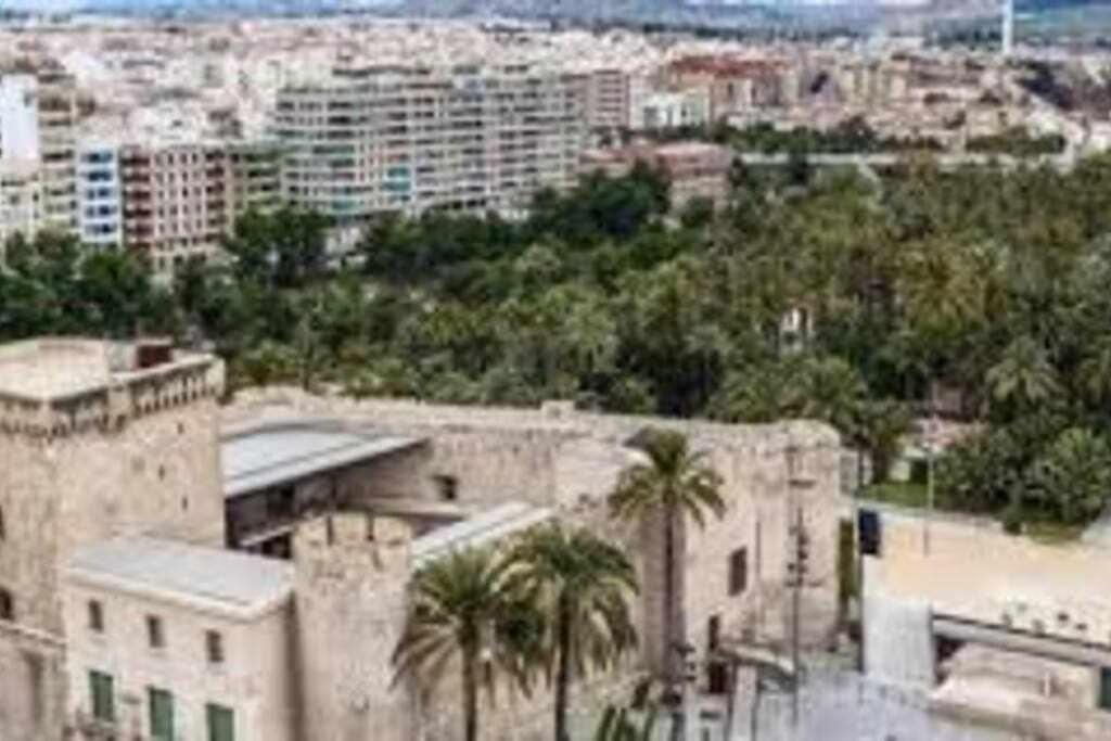Bed and breakfast Stylish En Piso Compartido- Elche- Center *