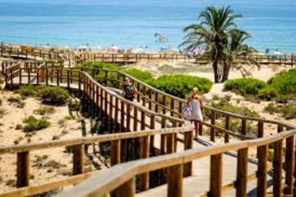 Bed and breakfast Stylish En Piso Compartido- Elche- Center Elche