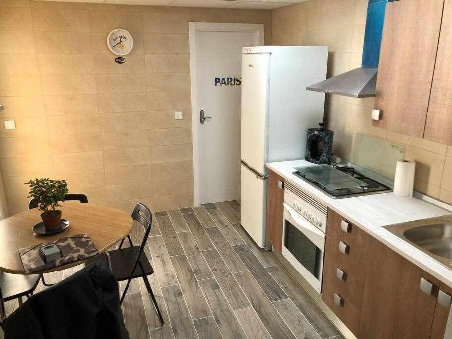 Stylish En Piso Compartido- Elche- Center *