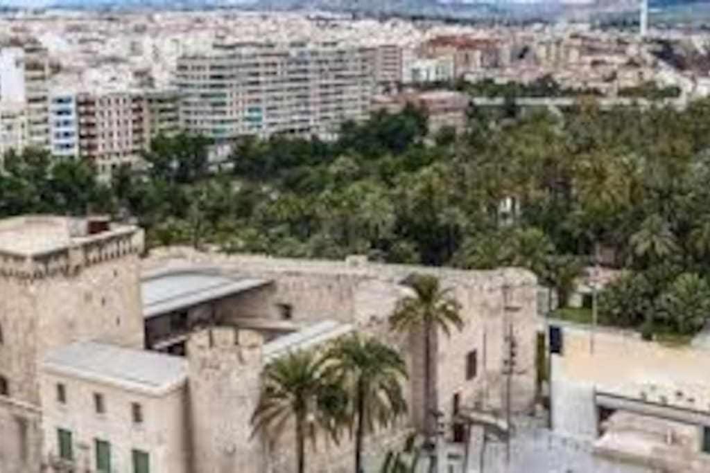 Bed and breakfast Stylish En Piso Compartido- Elche- Center Elche
