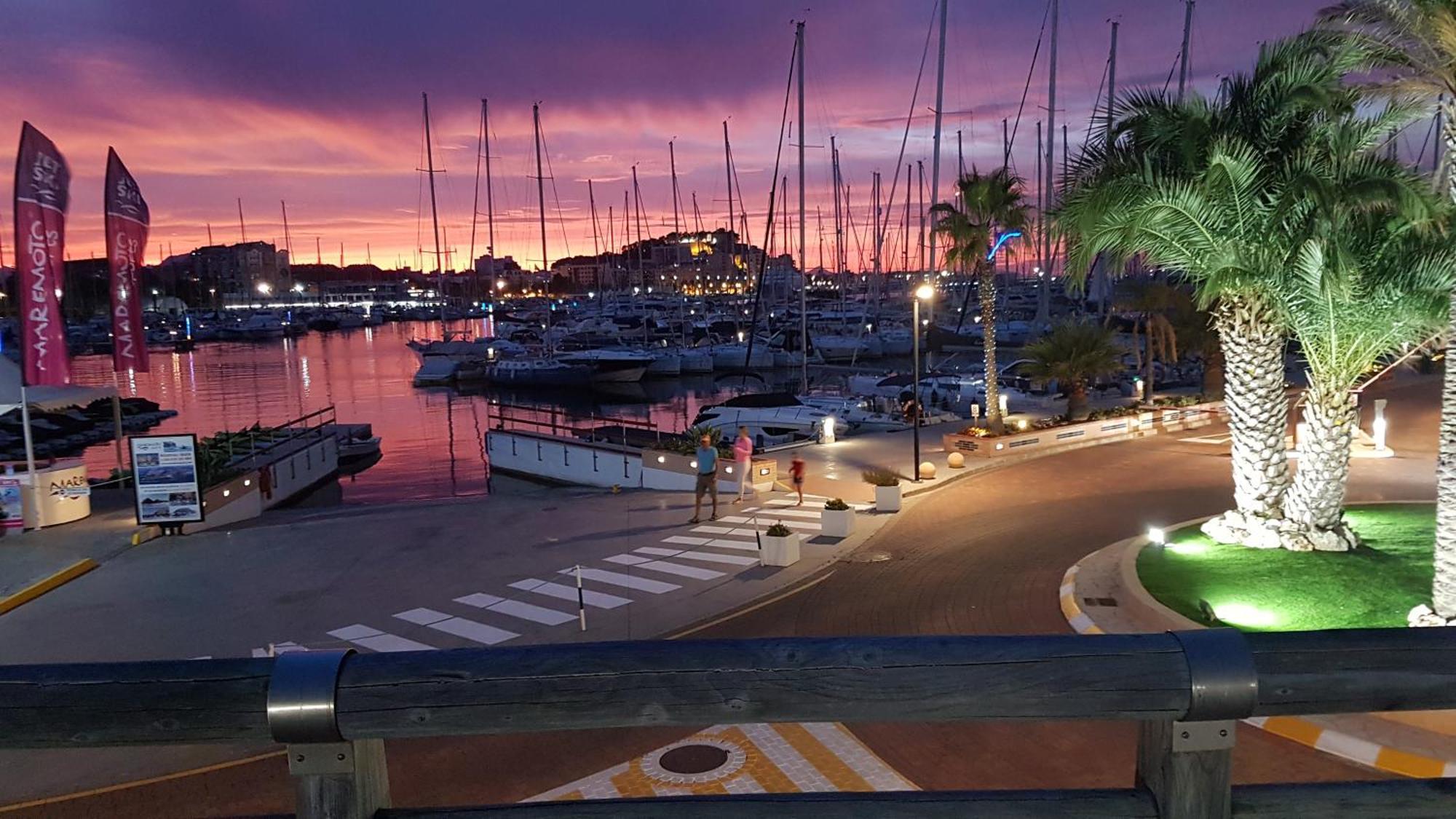 Luz Del Mar - Vis-a-vis Yachthafen *