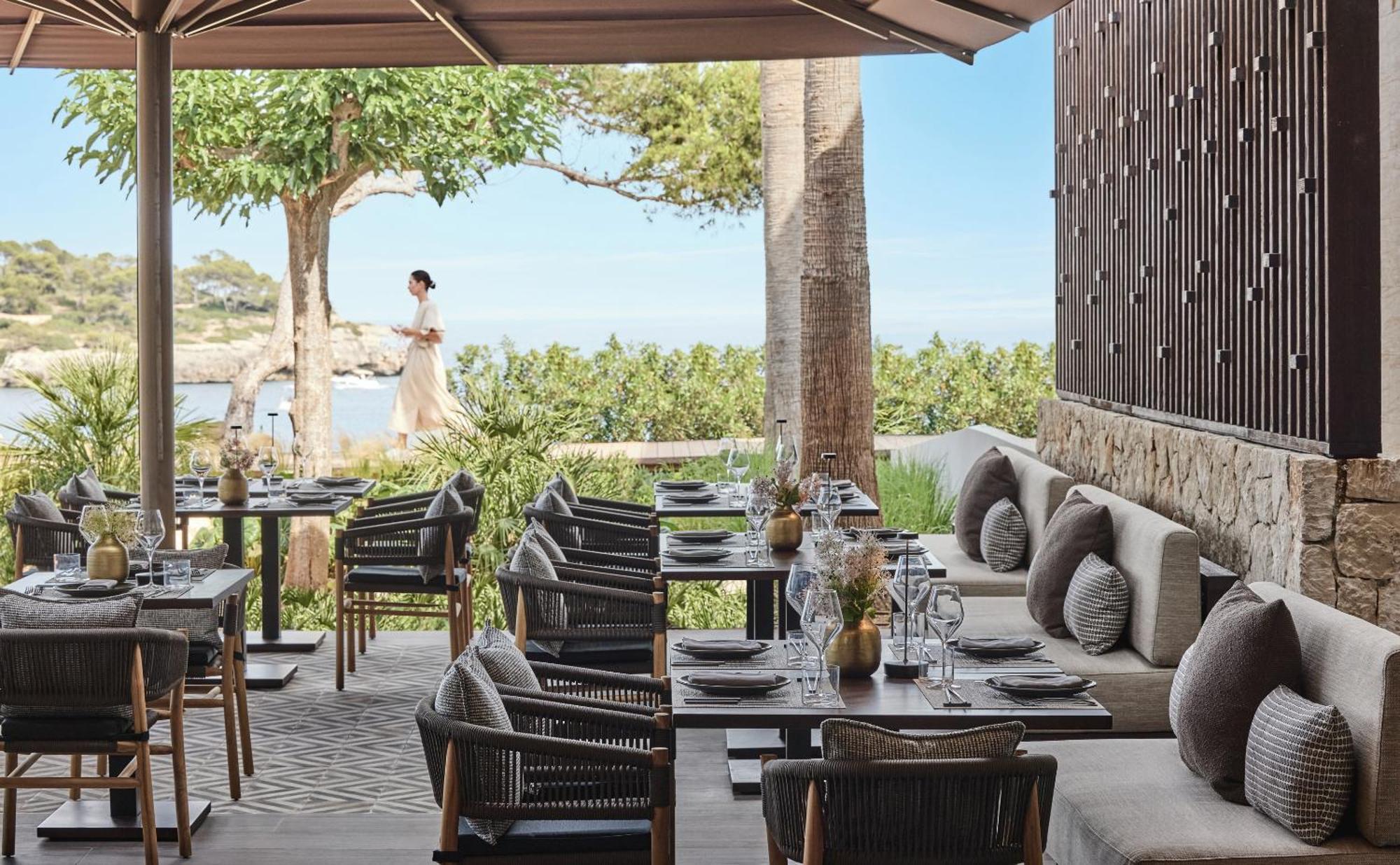 Resort Ikos Porto Petro 5*