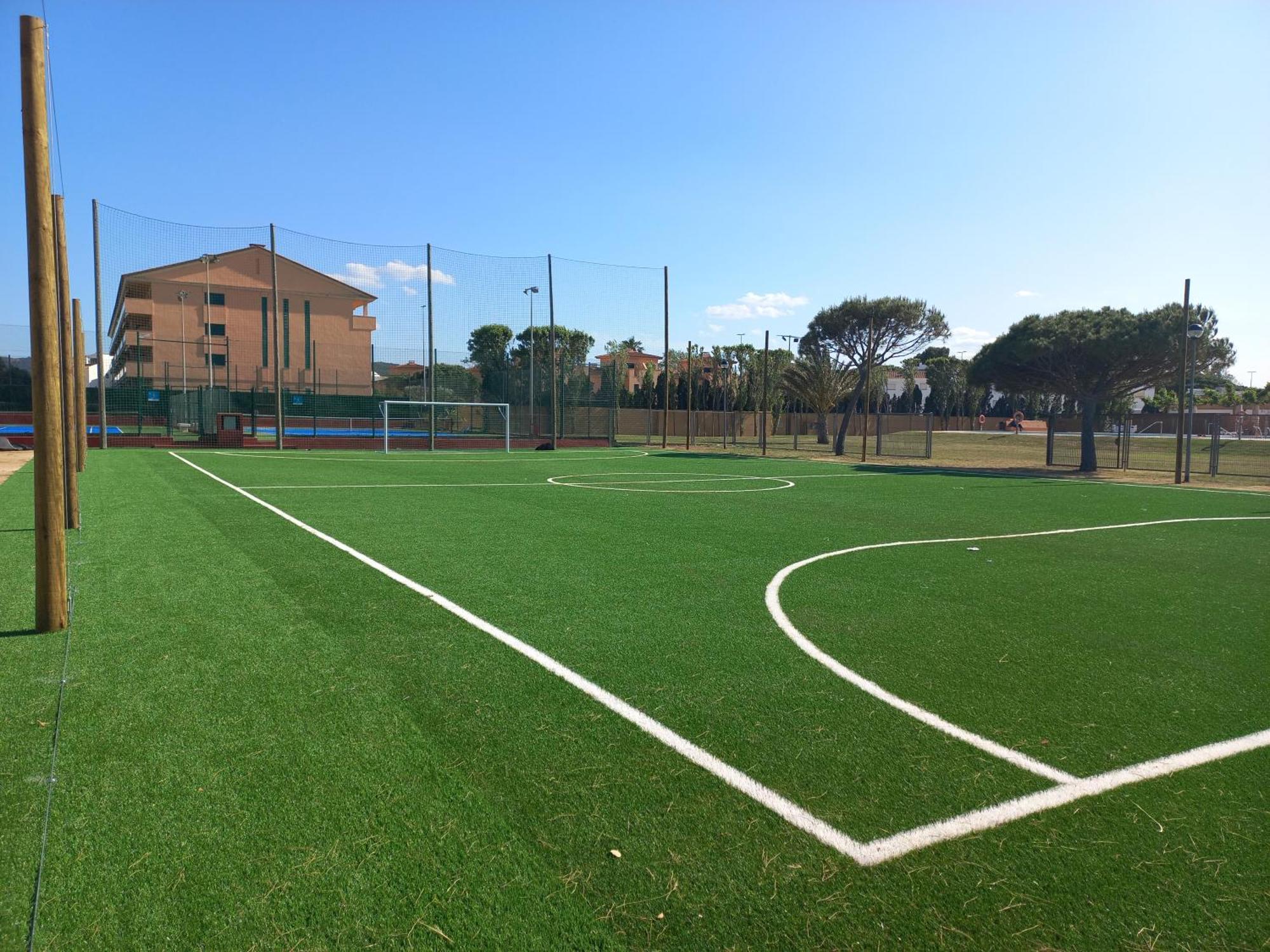 & Platja Brava Campsite *