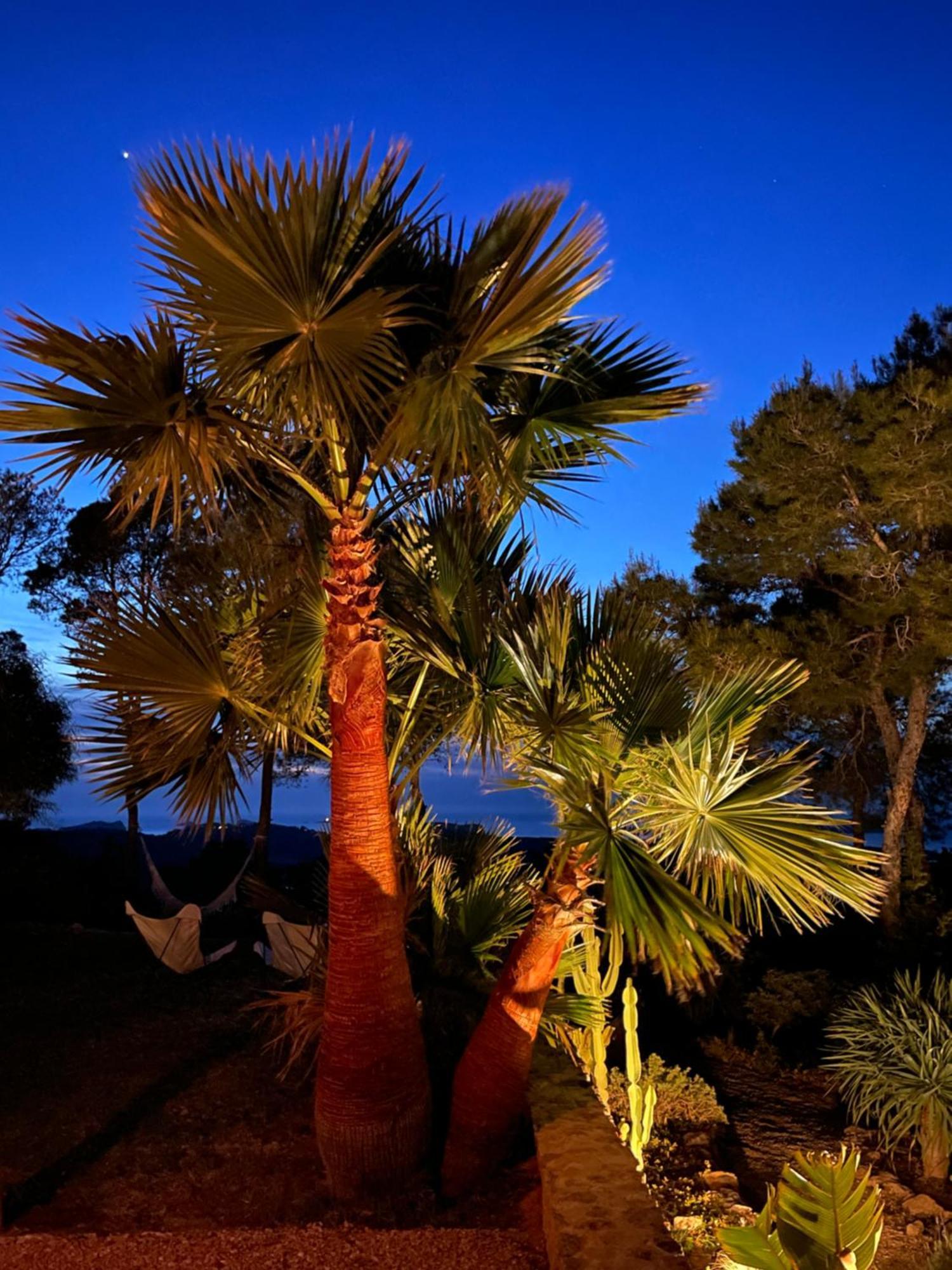 Blue Hill House, King-Of-Hill Villa With Amazing Scenery, Sunset & Sea View