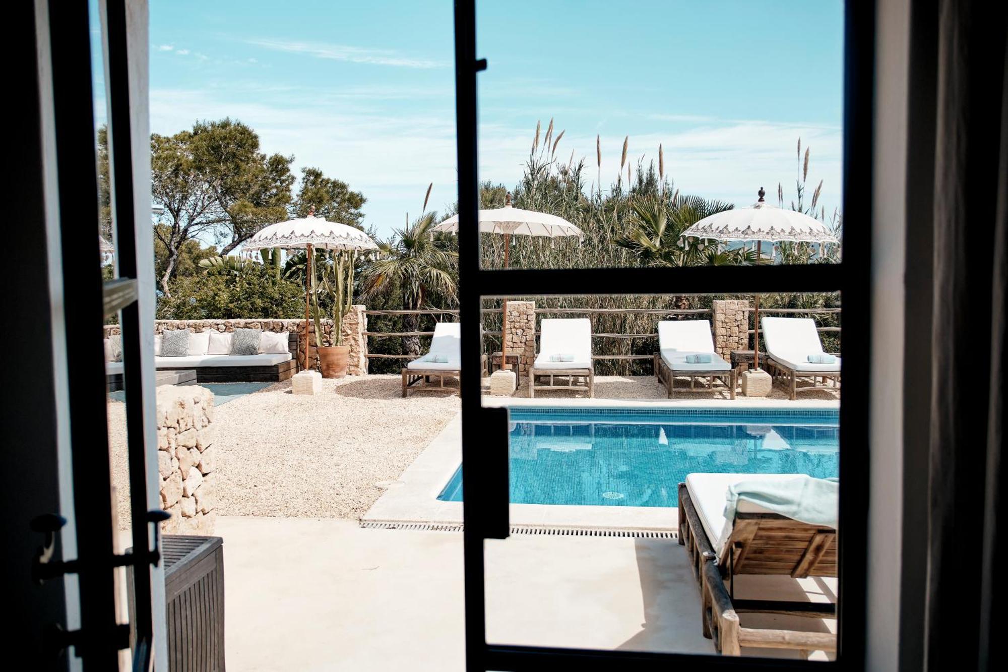 Blue Hill House, King-Of-Hill Villa With Amazing Scenery, Sunset & Sea View