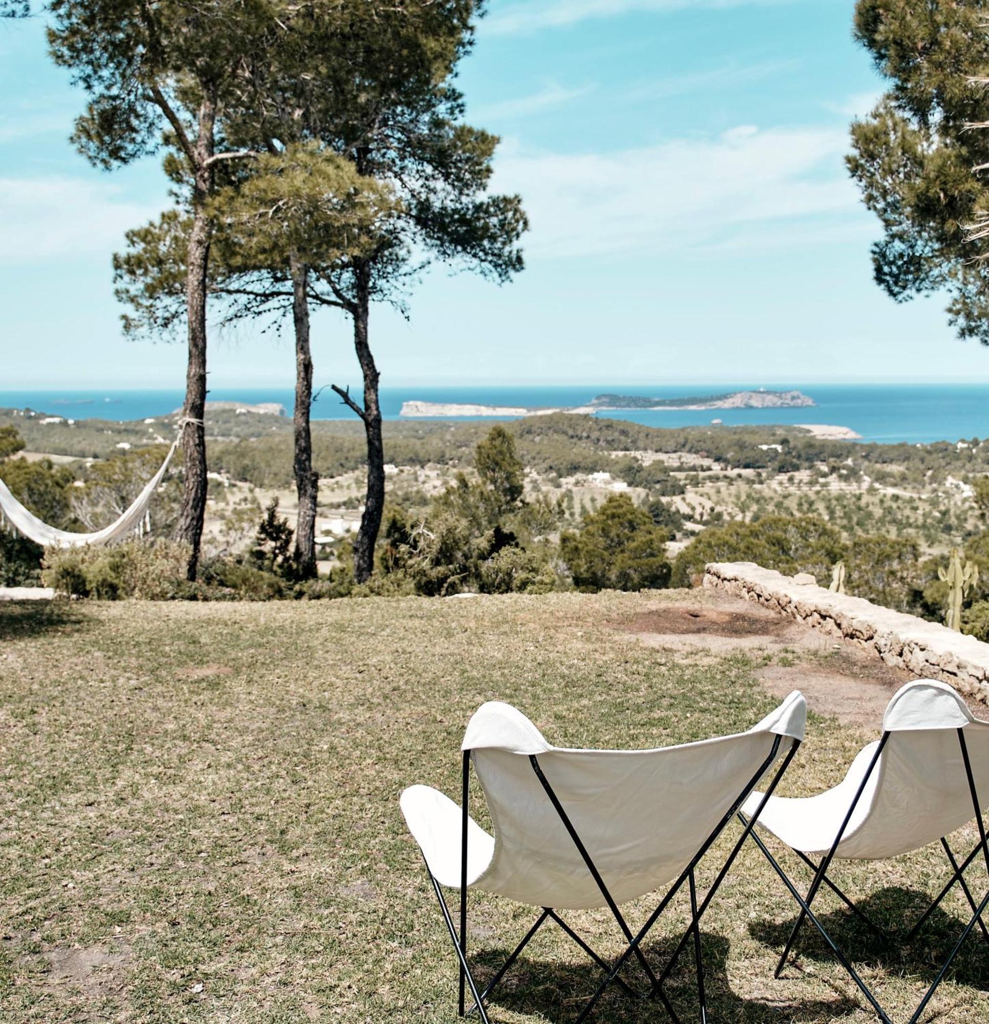 Blue Hill House, King-Of-Hill Villa With Amazing Scenery, Sunset & Sea View Holiday home