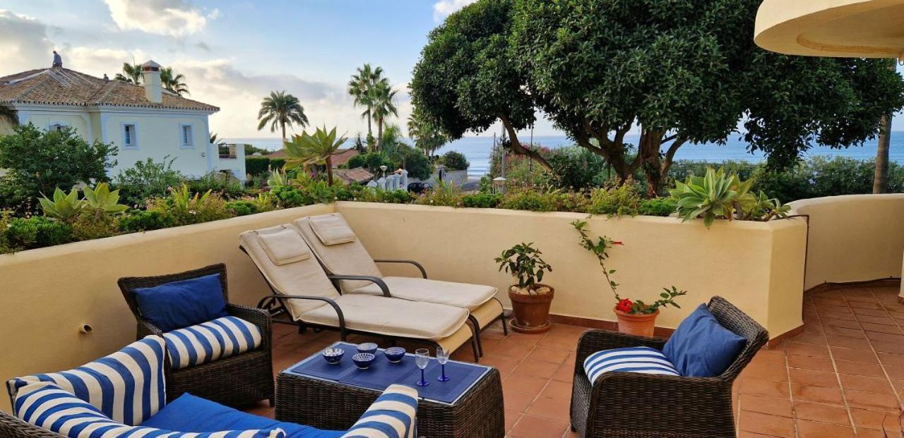 Beachfront Neptuno I, Complex,views,pool,garden, Elviria * Marbella